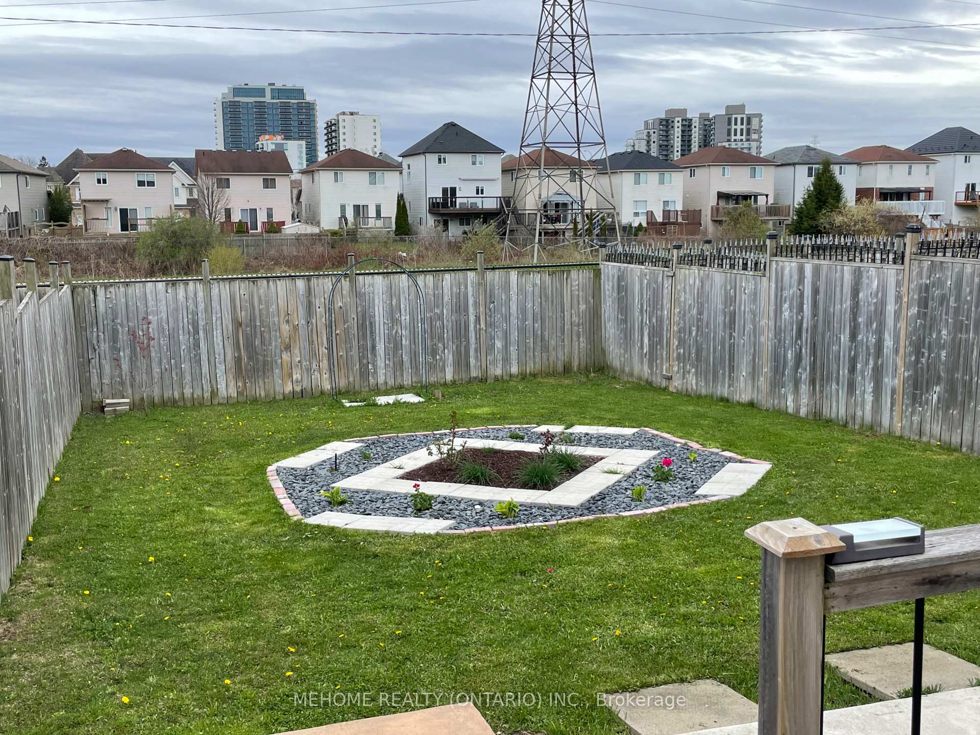Photo 37 of 63 Huck Crescent, Kitchener — HOMEH