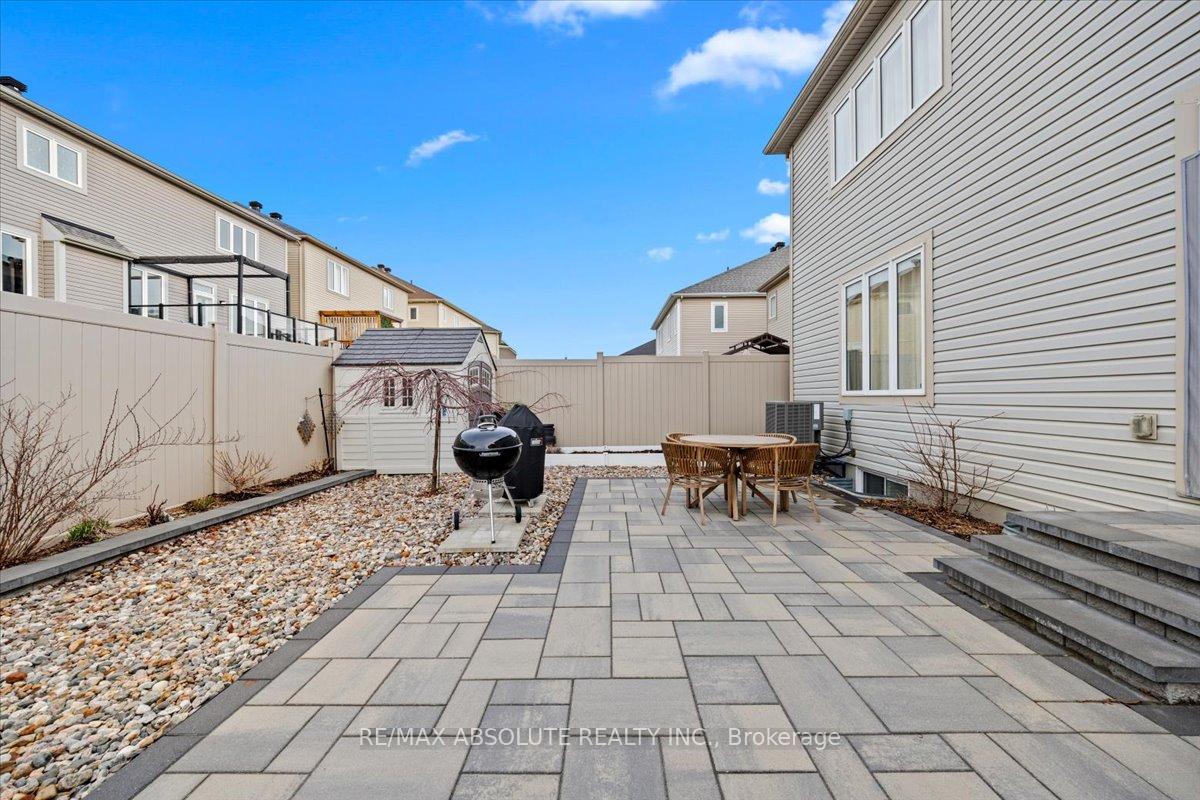Photo 4 of 208 Asper Trail Circle, Ottawa, Kanata - Emerald Meadows/Trailwest — HOMEH