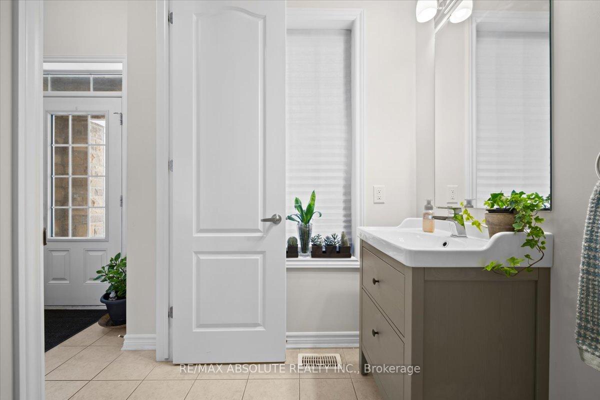 Photo 8 of 208 Asper Trail Circle, Ottawa, Kanata - Emerald Meadows/Trailwest — HOMEH