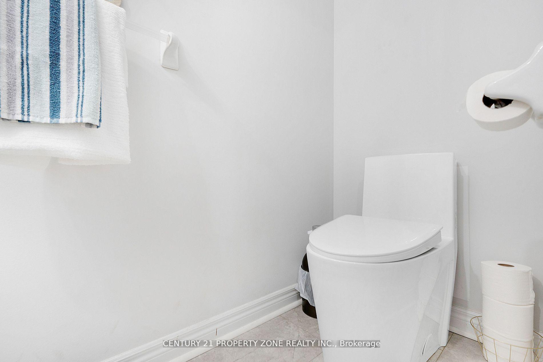 Photo 7 of 62 Colton Circle, Kitchener — HOMEH