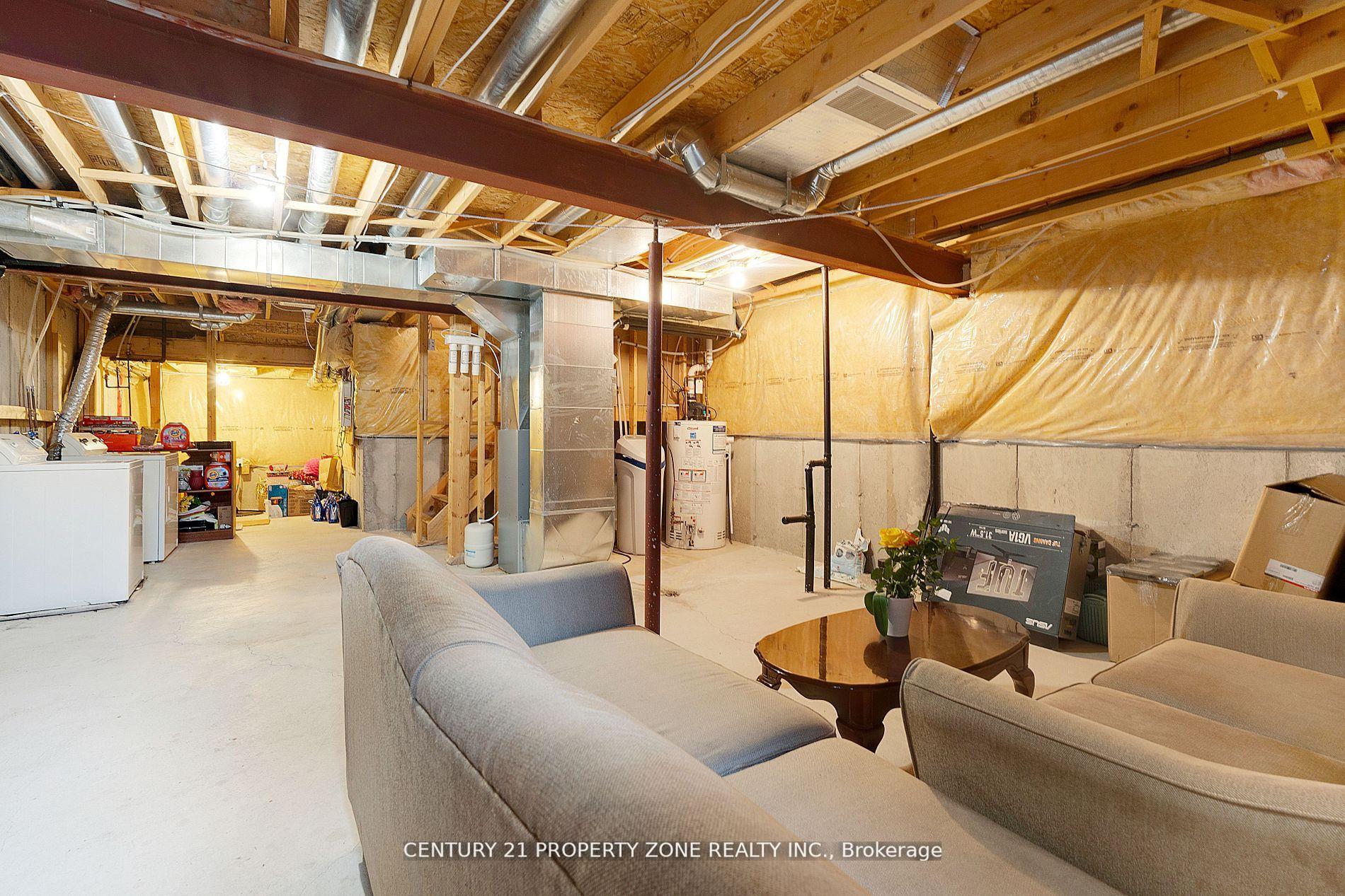 Photo 32 of 62 Colton Circle, Kitchener — HOMEH