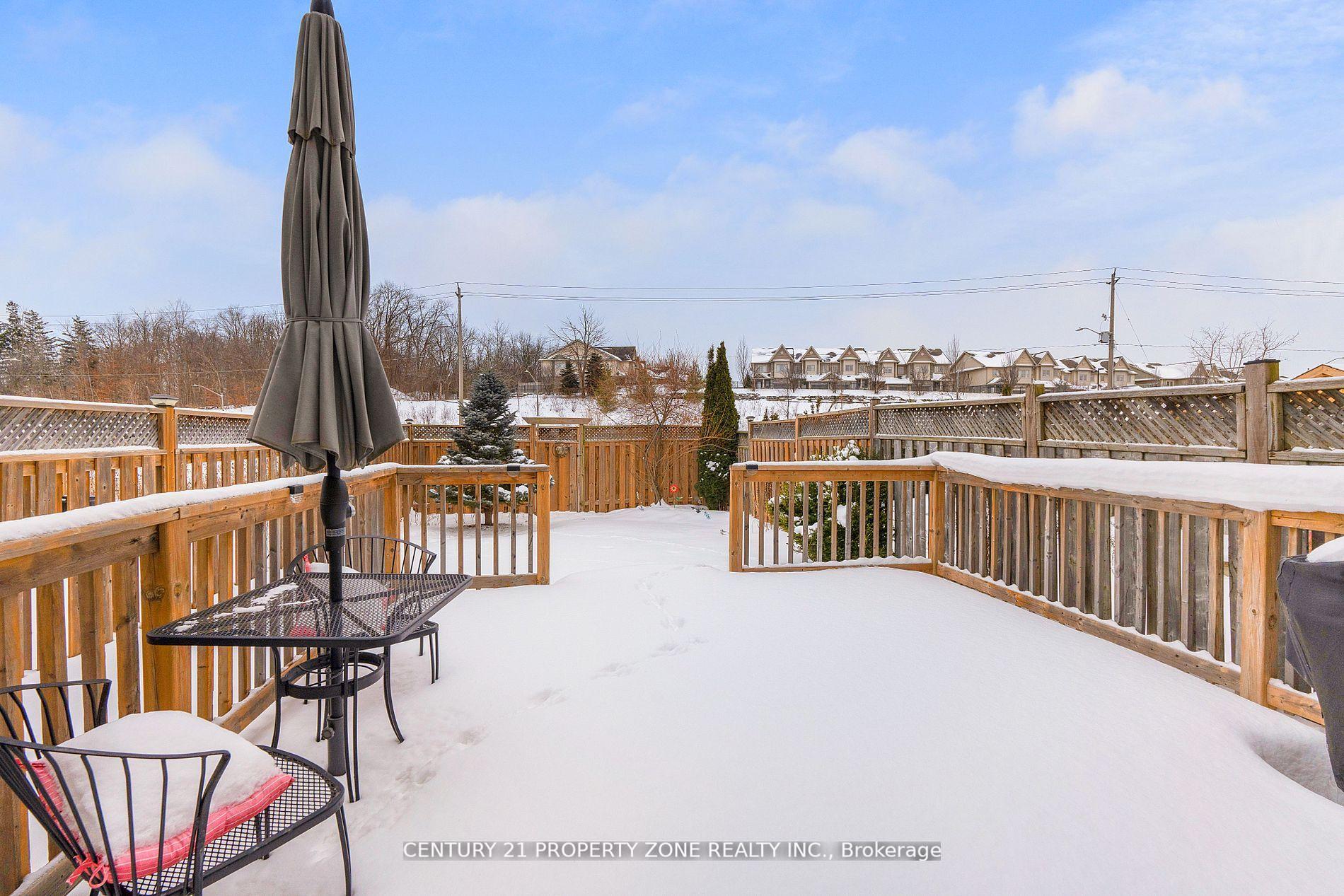 Photo 33 of 62 Colton Circle, Kitchener — HOMEH