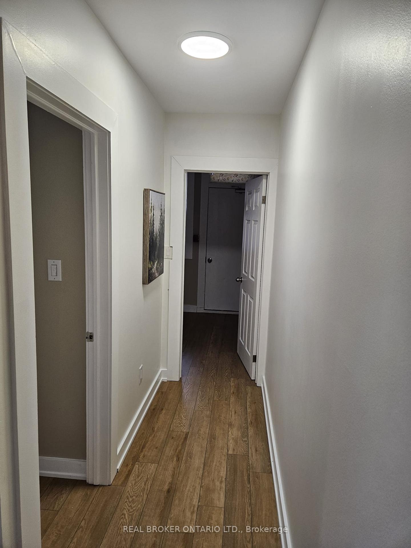 Photo 6 of Unit 5, 917 Main Street E, Hamilton, Stripley — HOMEH