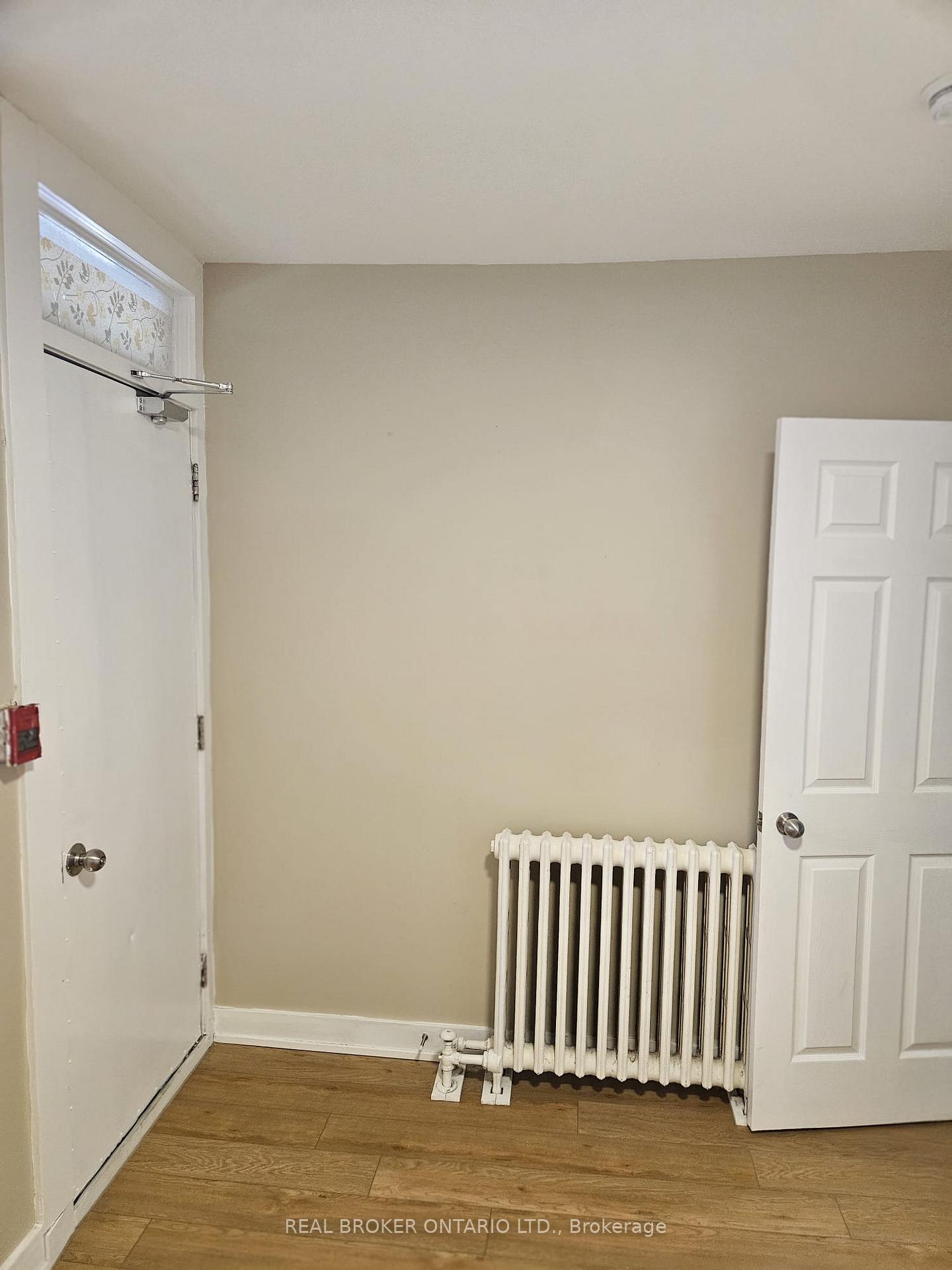Photo 7 of Unit 5, 917 Main Street E, Hamilton, Stripley — HOMEH