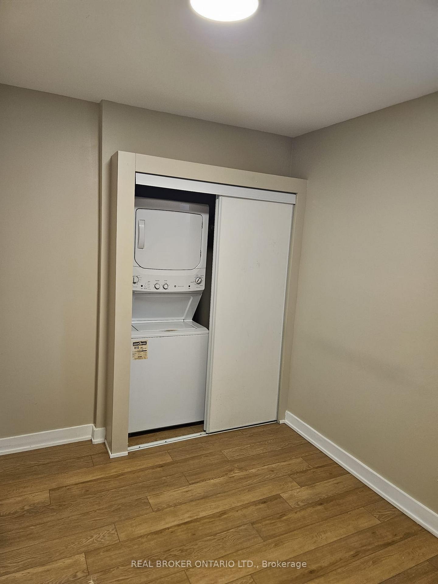 Photo 9 of Unit 5, 917 Main Street E, Hamilton, Stripley — HOMEH