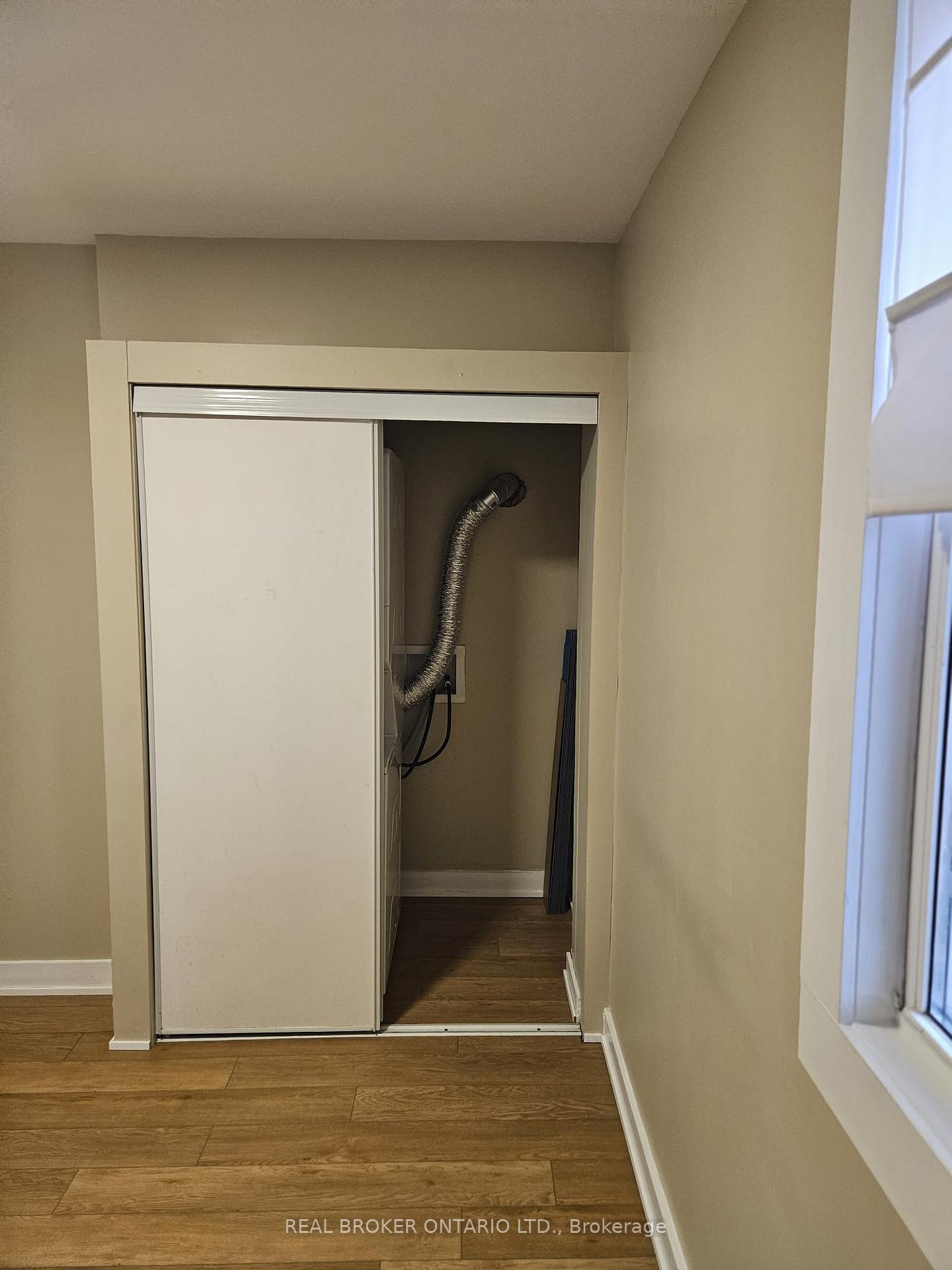 Photo 10 of Unit 5, 917 Main Street E, Hamilton, Stripley — HOMEH
