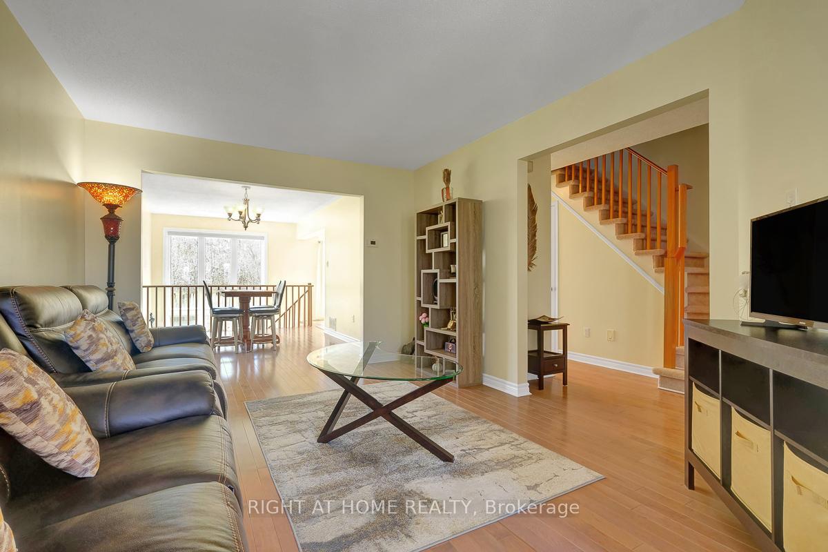 Photo 7 of 60 Kimbolton Crescent, Ottawa, Kanata - Morgan's Grant/South March — HOMEH