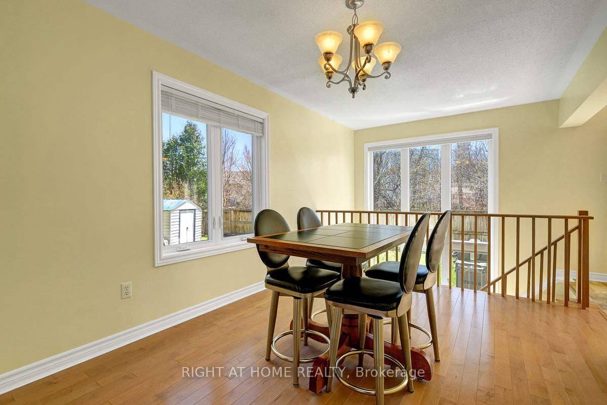 Photo 8 of 60 Kimbolton Crescent, Ottawa, Kanata - Morgan's Grant/South March — HOMEH