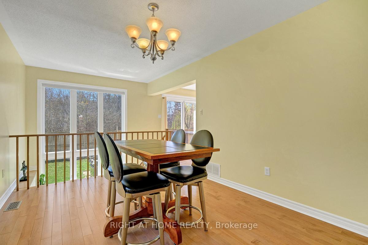 Photo 9 of 60 Kimbolton Crescent, Ottawa, Kanata - Morgan's Grant/South March — HOMEH