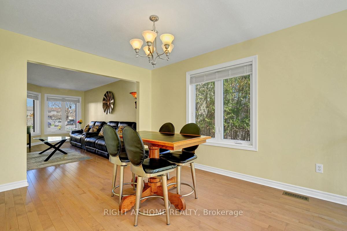 Photo 10 of 60 Kimbolton Crescent, Ottawa, Kanata - Morgan's Grant/South March — HOMEH