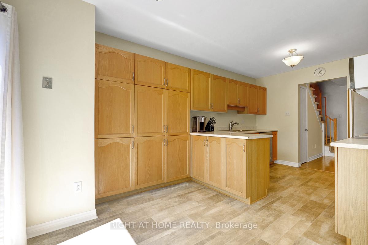 Photo 11 of 60 Kimbolton Crescent, Ottawa, Kanata - Morgan's Grant/South March — HOMEH