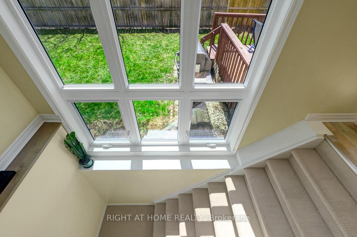 Photo 18 of 60 Kimbolton Crescent, Ottawa, Kanata - Morgan's Grant/South March — HOMEH