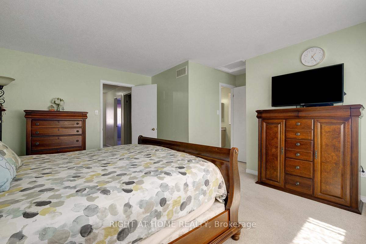 Photo 20 of 60 Kimbolton Crescent, Ottawa, Kanata - Morgan's Grant/South March — HOMEH