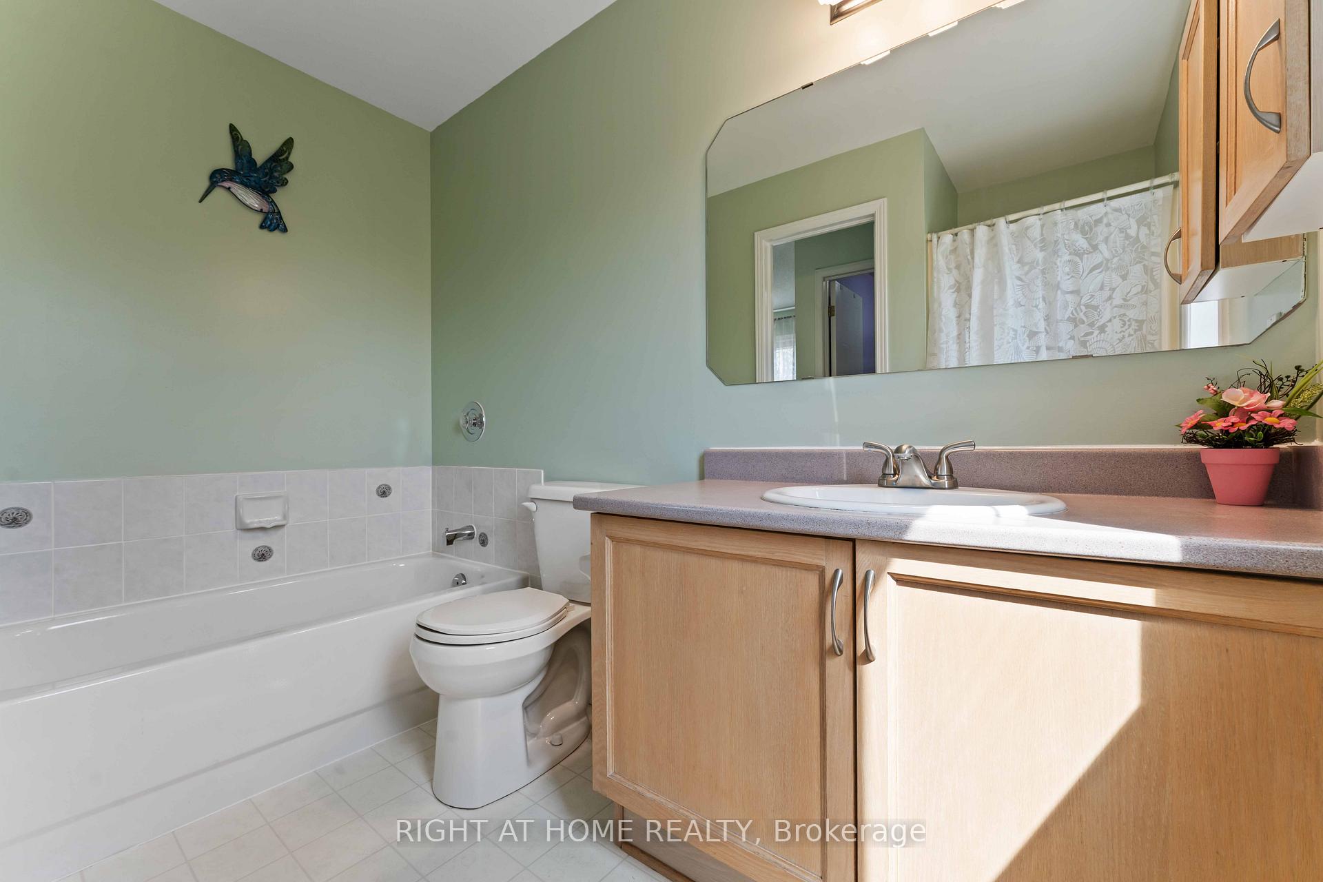Photo 21 of 60 Kimbolton Crescent, Ottawa, Kanata - Morgan's Grant/South March — HOMEH