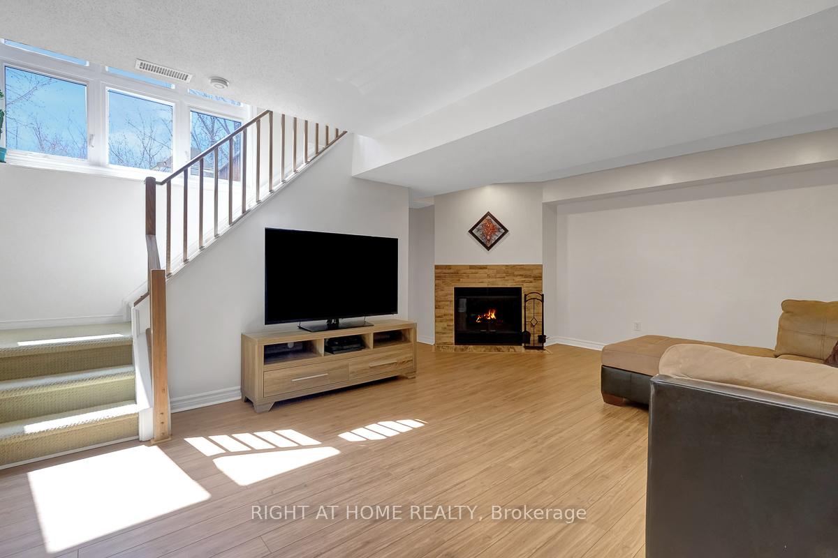 Photo 25 of 60 Kimbolton Crescent, Ottawa, Kanata - Morgan's Grant/South March — HOMEH