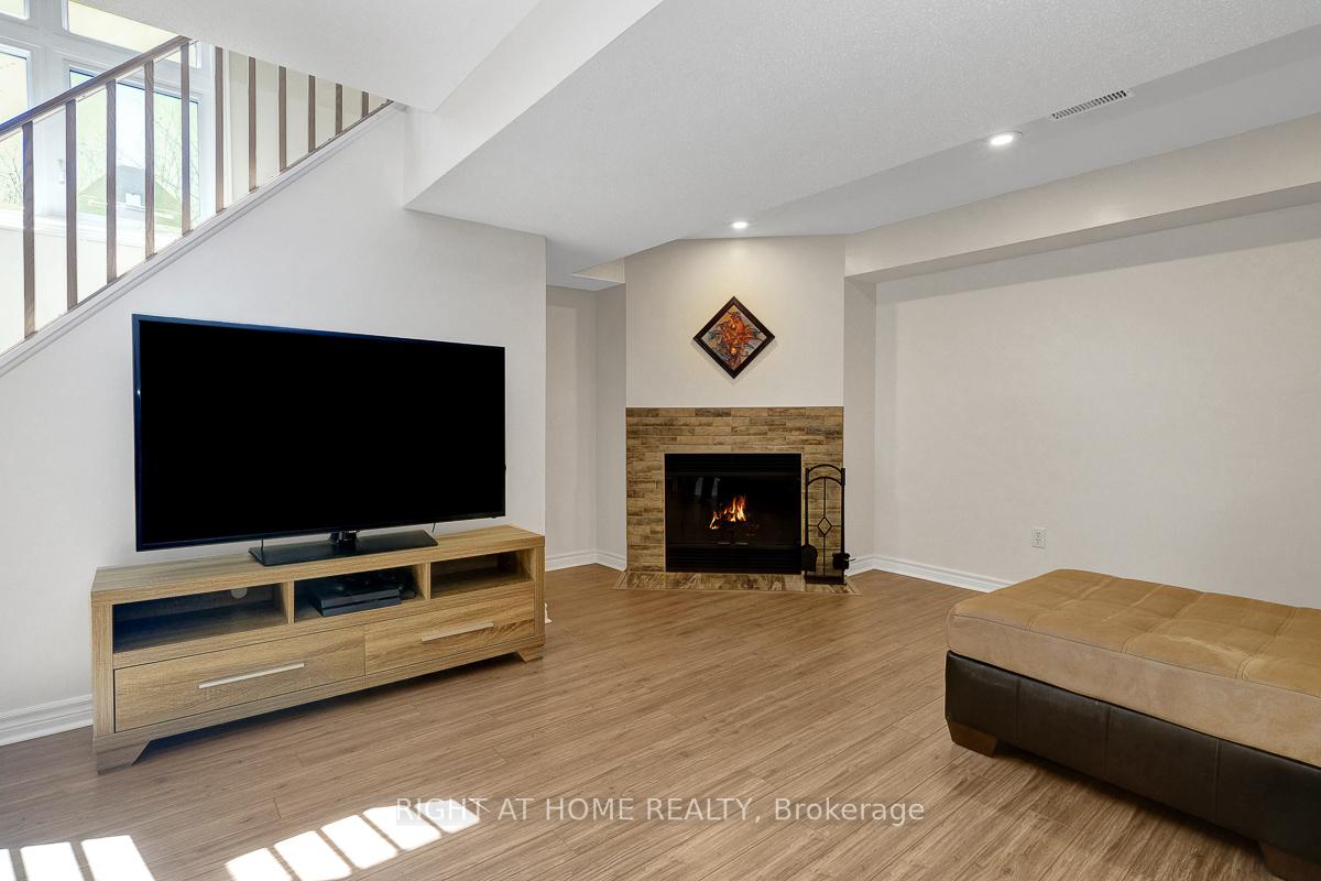 Photo 26 of 60 Kimbolton Crescent, Ottawa, Kanata - Morgan's Grant/South March — HOMEH