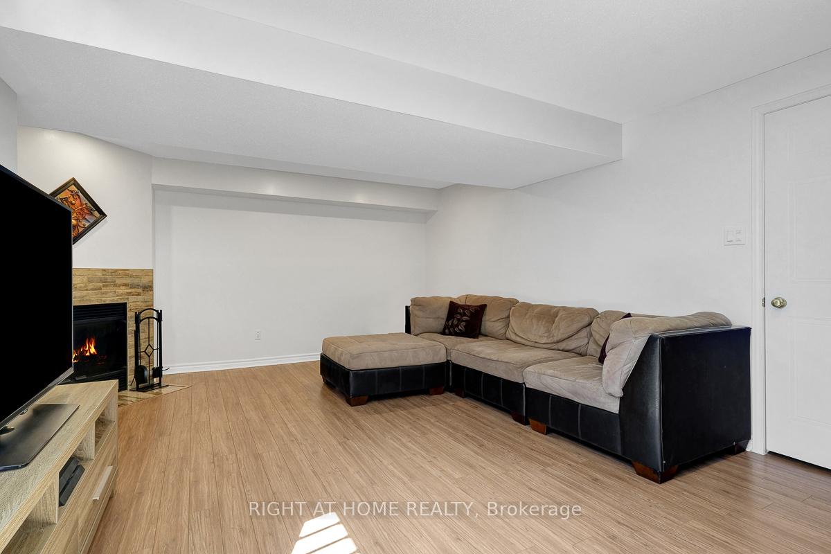 Photo 27 of 60 Kimbolton Crescent, Ottawa, Kanata - Morgan's Grant/South March — HOMEH