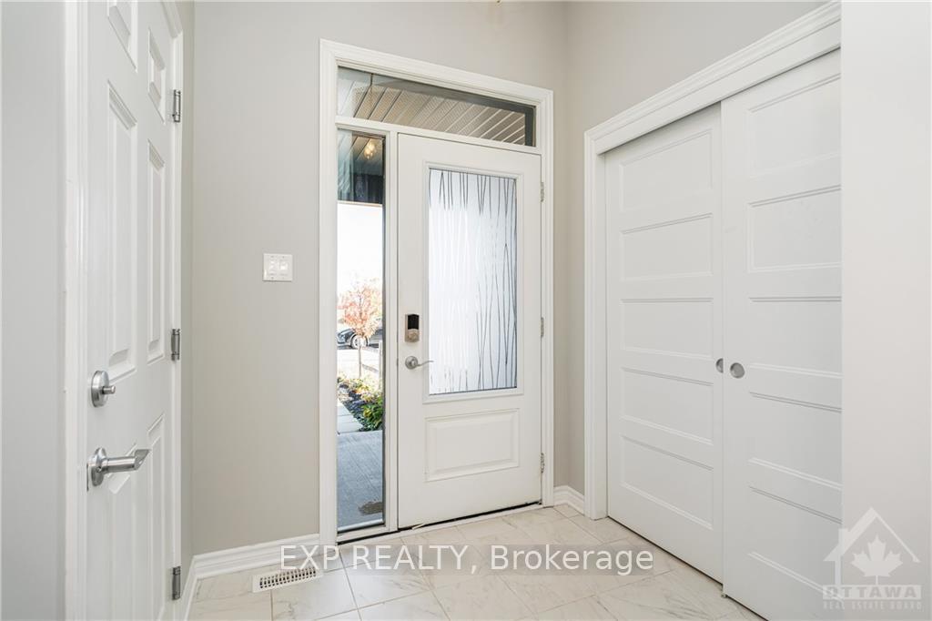 Photo 3 of 229C Shinny Avenue, Ottawa, Kanata - Emerald Meadows/Trailwest — HOMEH