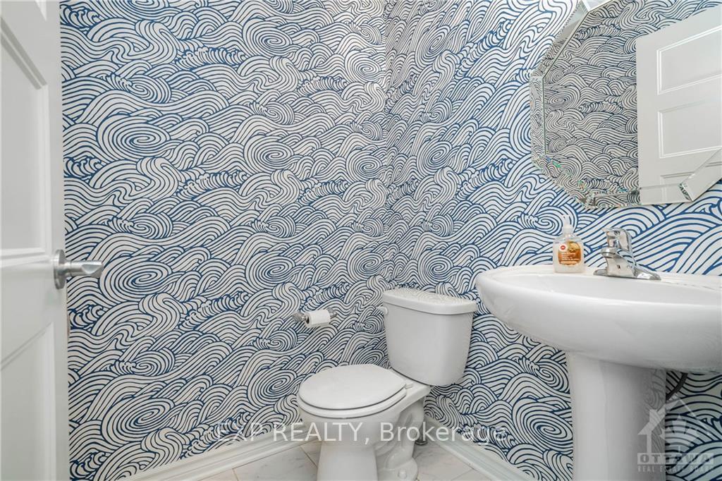 Photo 4 of 229C Shinny Avenue, Ottawa, Kanata - Emerald Meadows/Trailwest — HOMEH