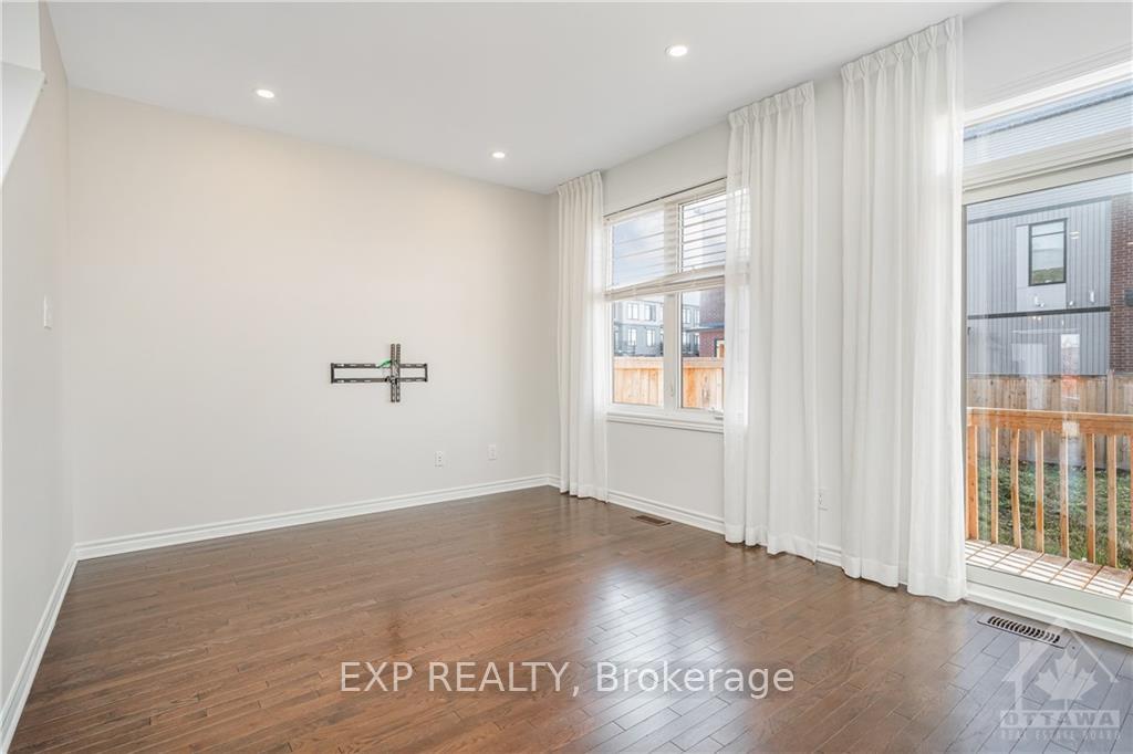 Photo 8 of 229C Shinny Avenue, Ottawa, Kanata - Emerald Meadows/Trailwest — HOMEH