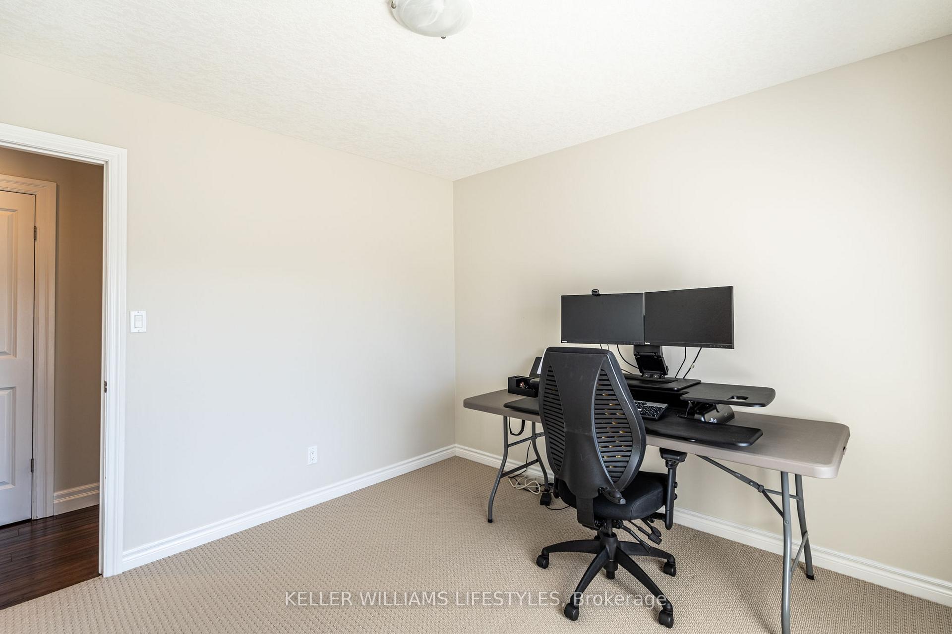 Photo 10 of 23 Earlscourt Terrace, Middlesex Centre, Kilworth — HOMEH