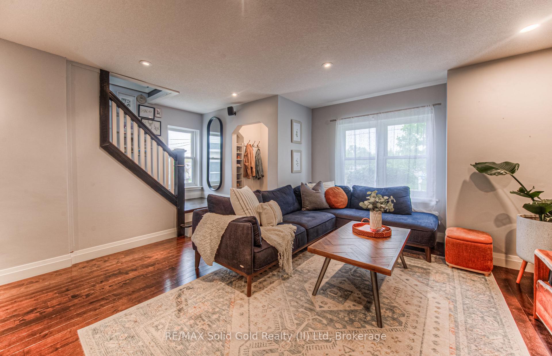 Photo 4 of 742 Elizabeth Street, Kitchener — HOMEH