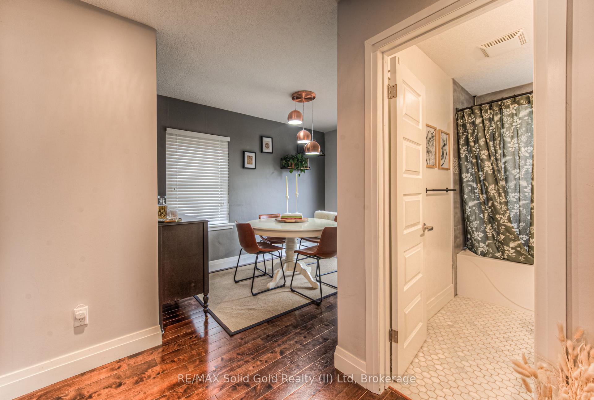 Photo 11 of 742 Elizabeth Street, Kitchener — HOMEH