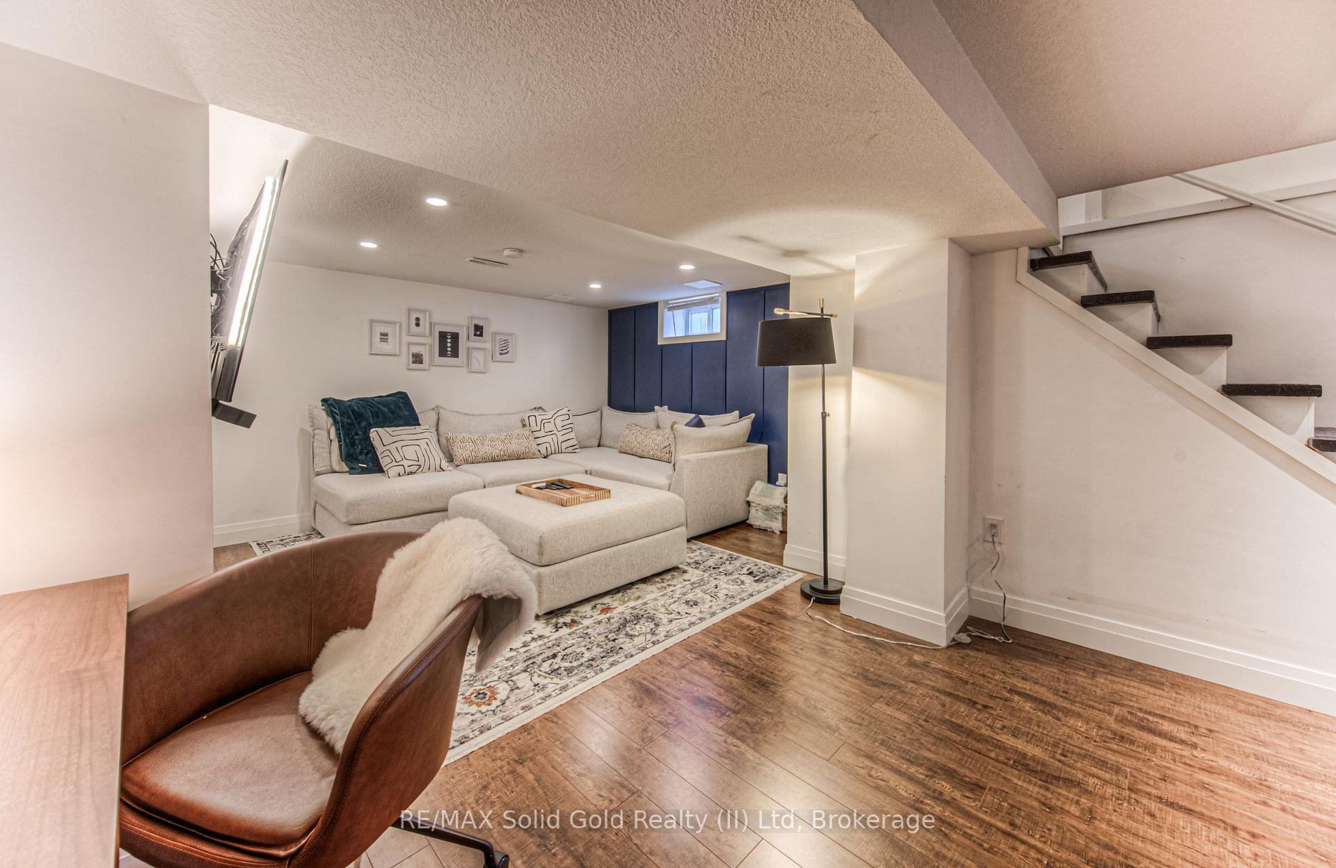 Photo 23 of 742 Elizabeth Street, Kitchener — HOMEH