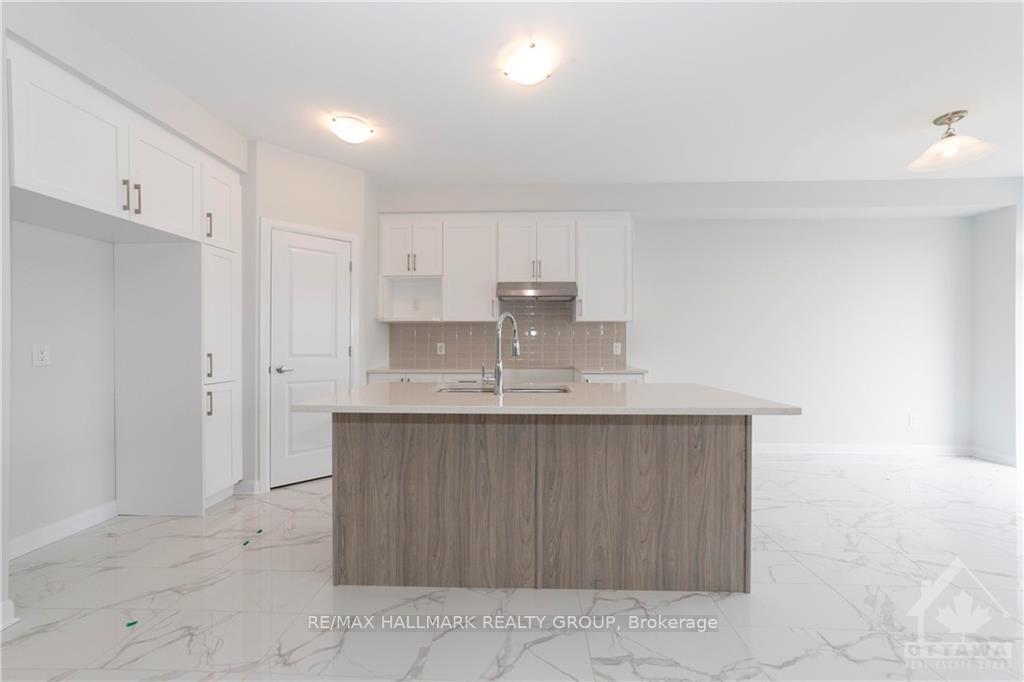 Photo 7 of 161 Invention Boulevard, Ottawa, Kanata - Morgan's Grant/South March — HOMEH