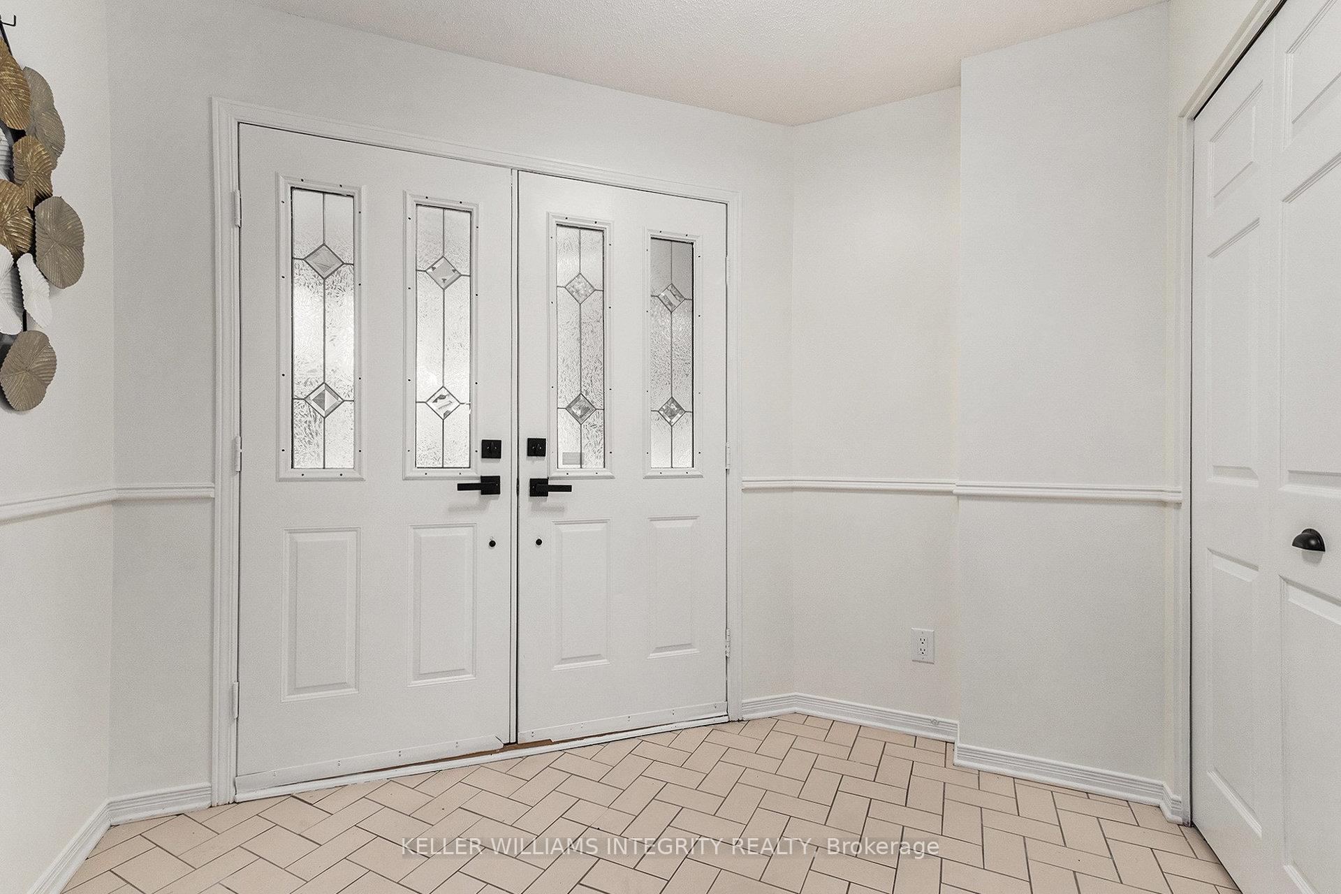 Photo 9 of 15 Saddlehorn Crescent, Ottawa, Kanata - Bridlewood — HOMEH