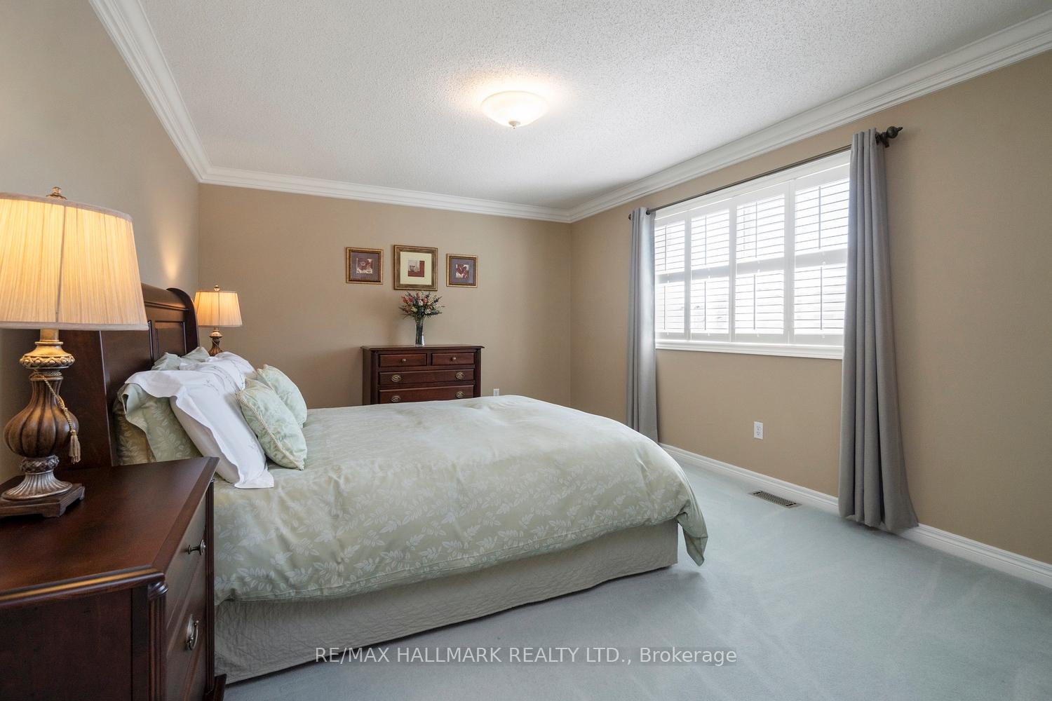 Photo 16 of 21 Courtfield Crescent, Markham, Berczy — HOMEH