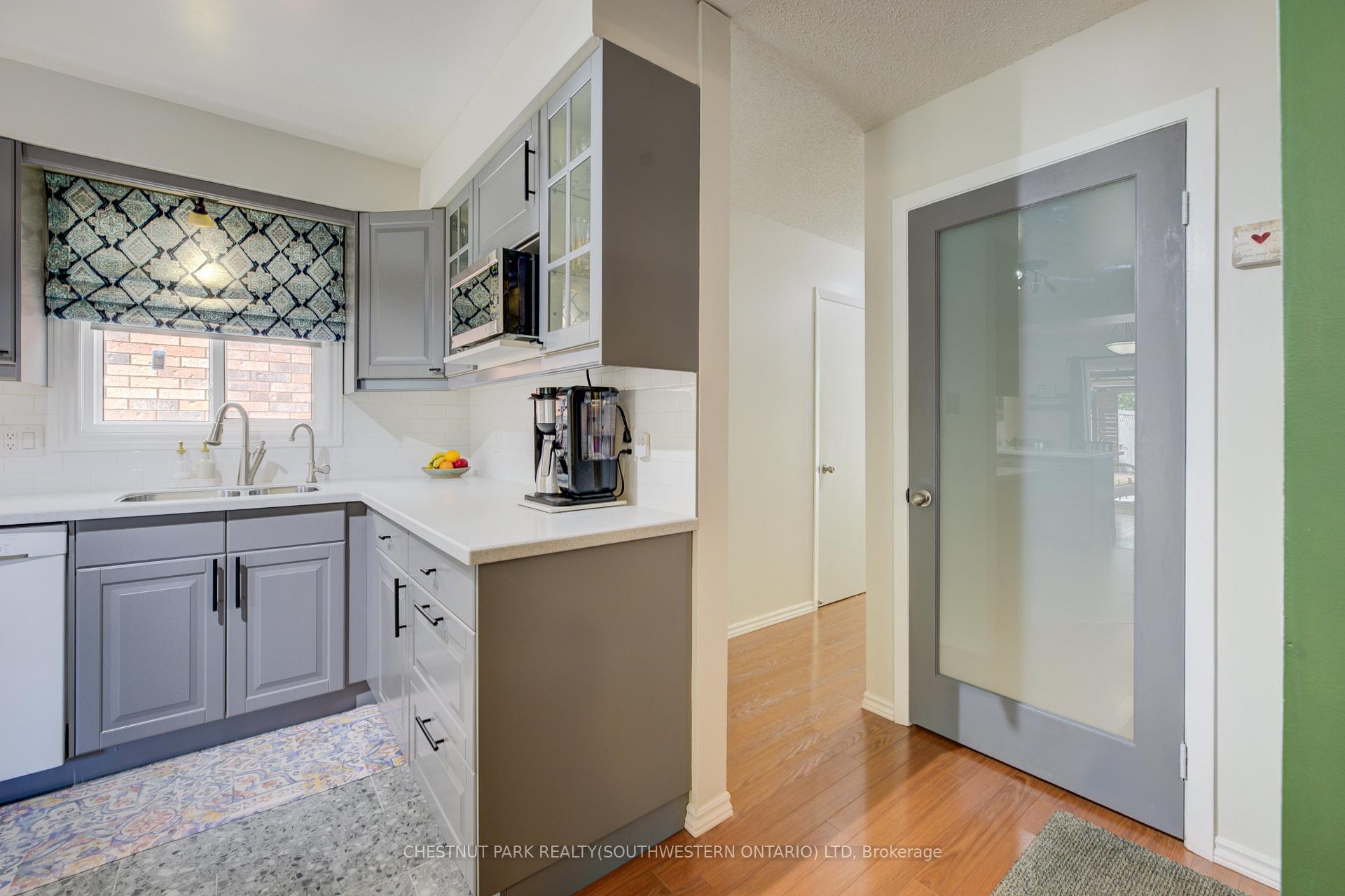 Photo 10 of 53 Ristau Crescent, Kitchener — HOMEH