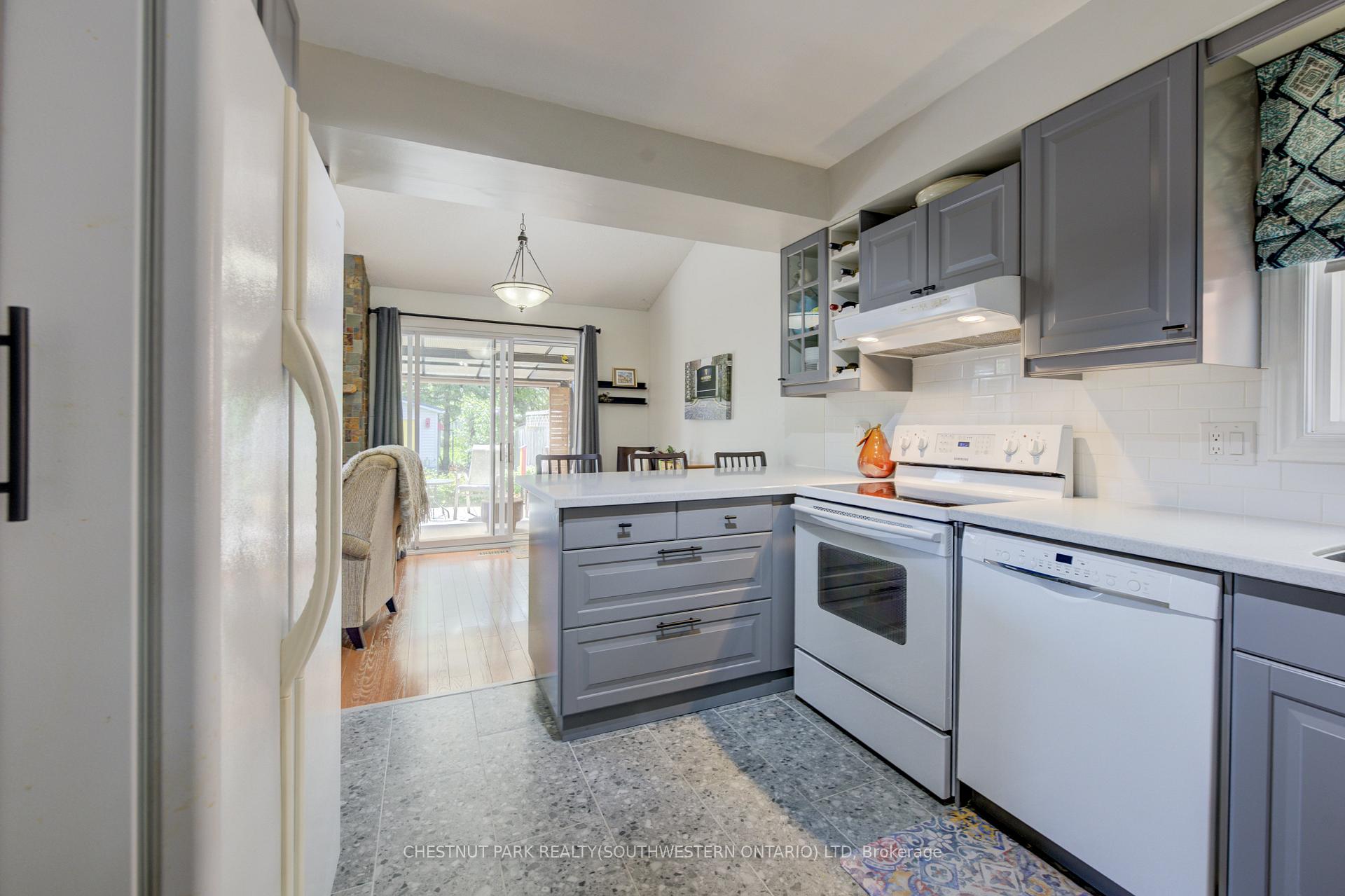 Photo 12 of 53 Ristau Crescent, Kitchener — HOMEH