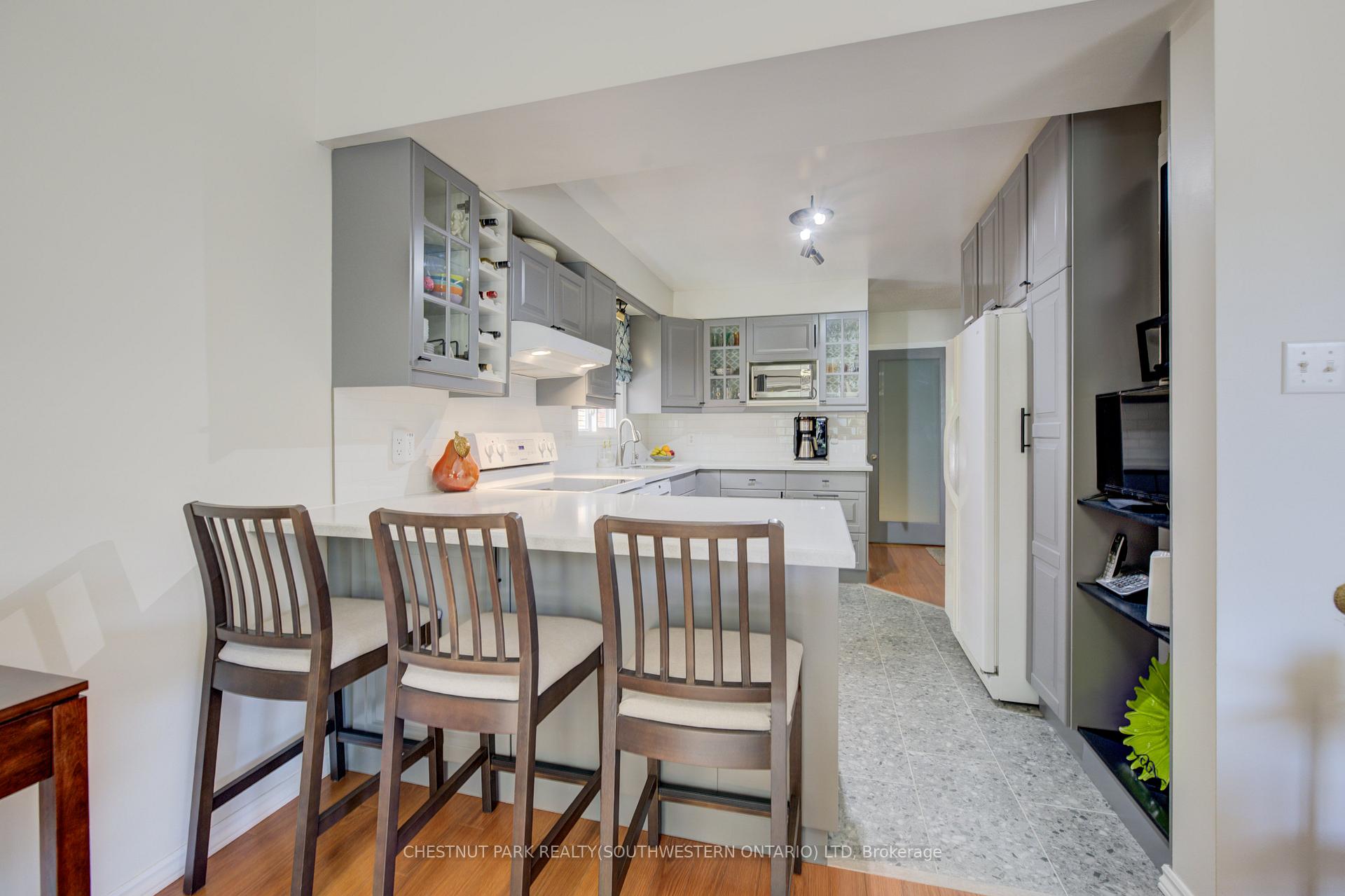 Photo 13 of 53 Ristau Crescent, Kitchener — HOMEH