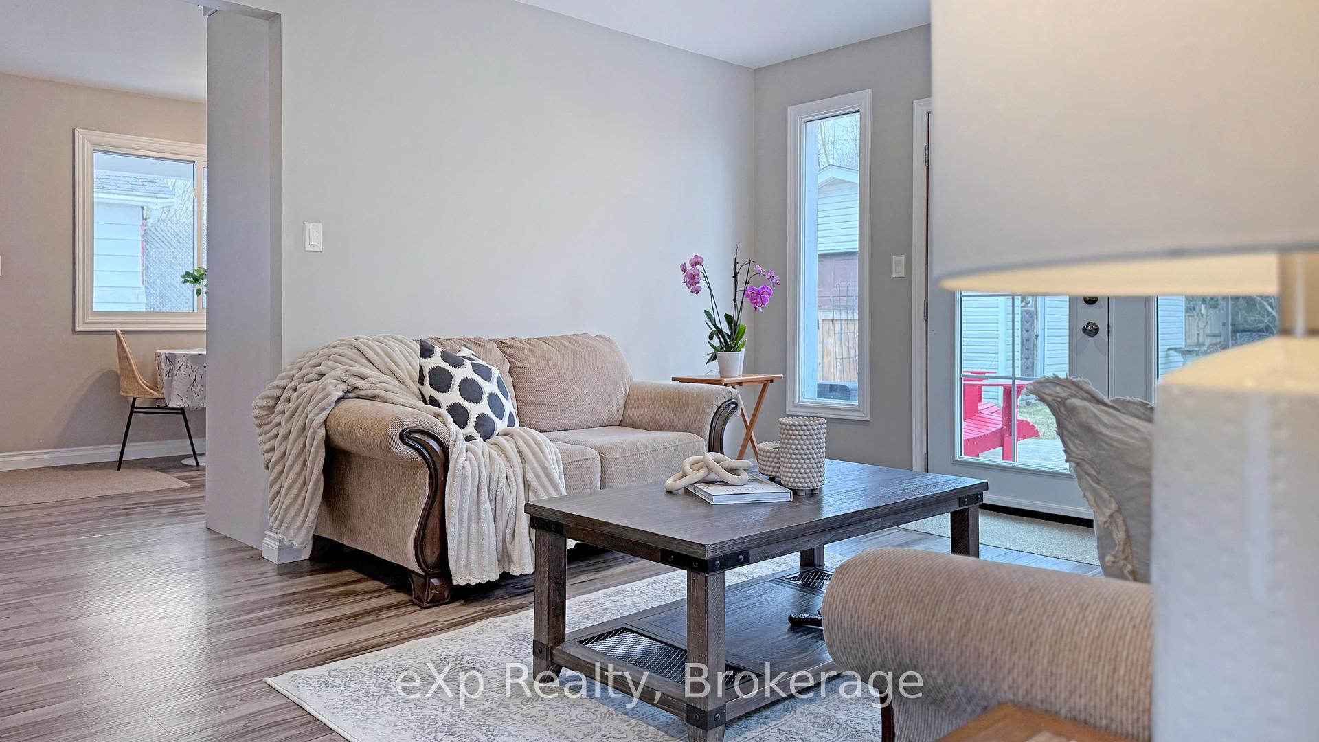Photo 12 of 312 Jane Street N, Minto — HOMEH