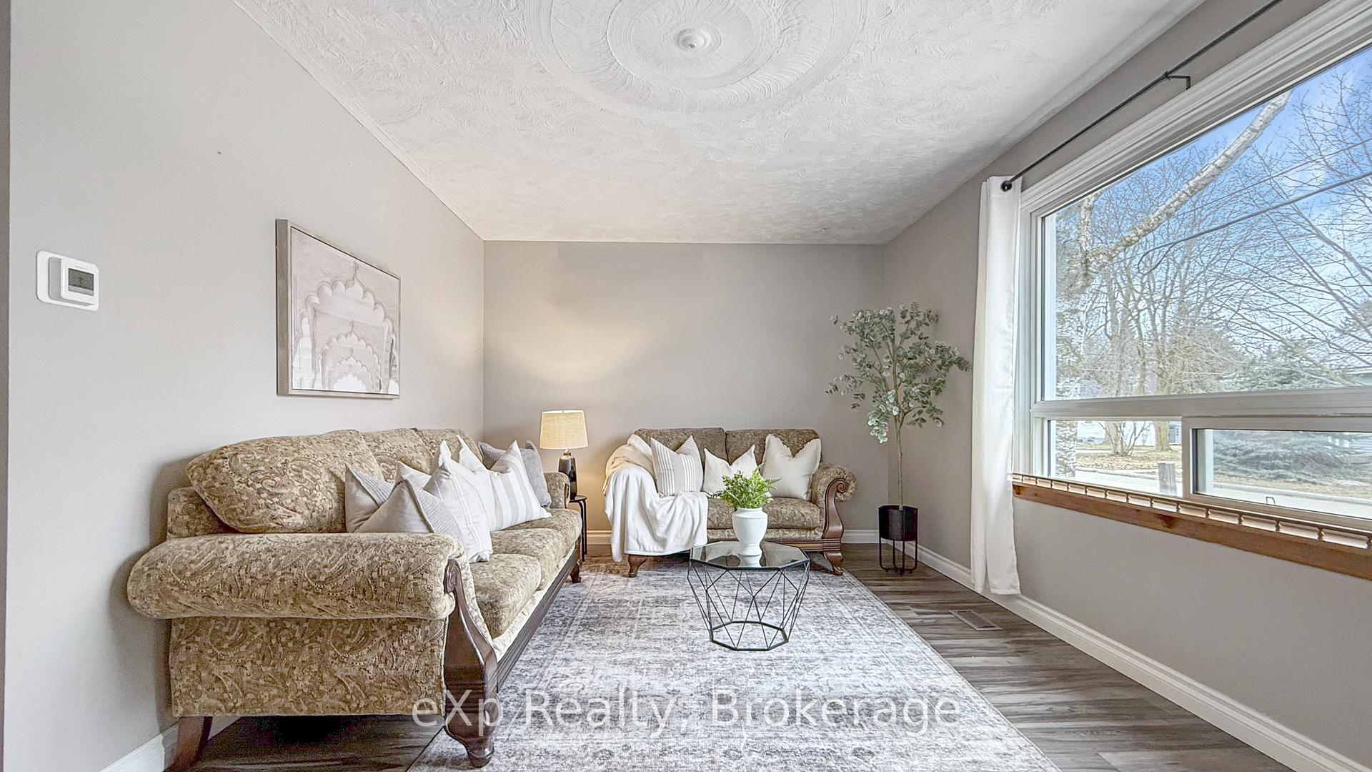 Photo 17 of 312 Jane Street N, Minto — HOMEH