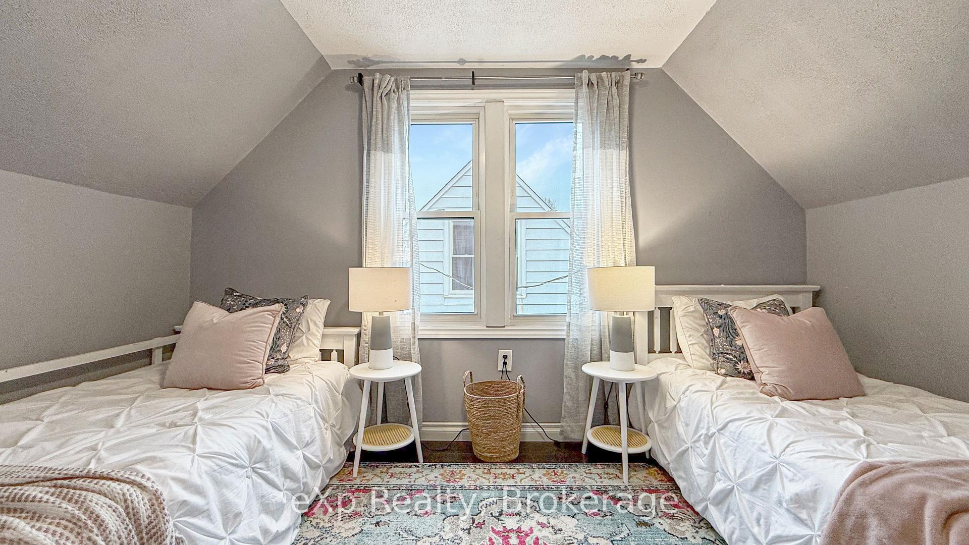 Photo 24 of 312 Jane Street N, Minto — HOMEH