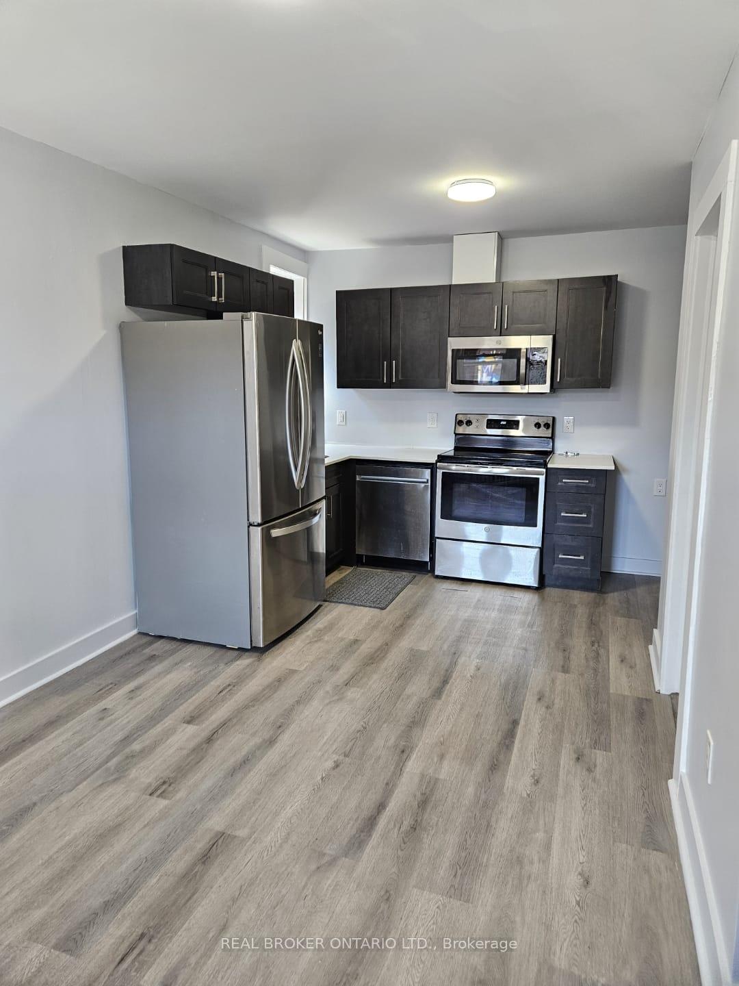 Photo 2 of Unit 3, 917 Main Street E, Hamilton, Stripley — HOMEH