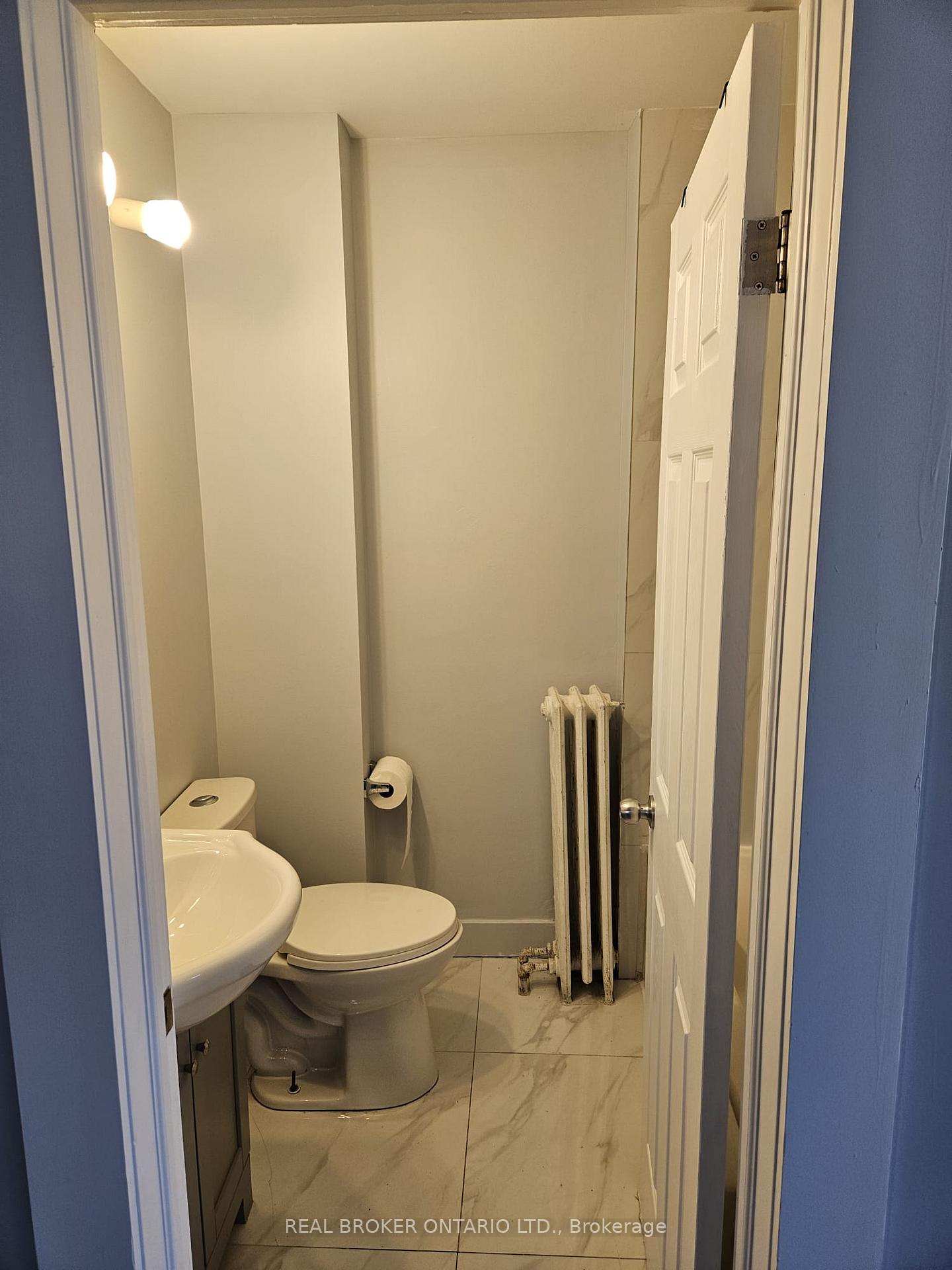 Photo 7 of Unit 3, 917 Main Street E, Hamilton, Stripley — HOMEH