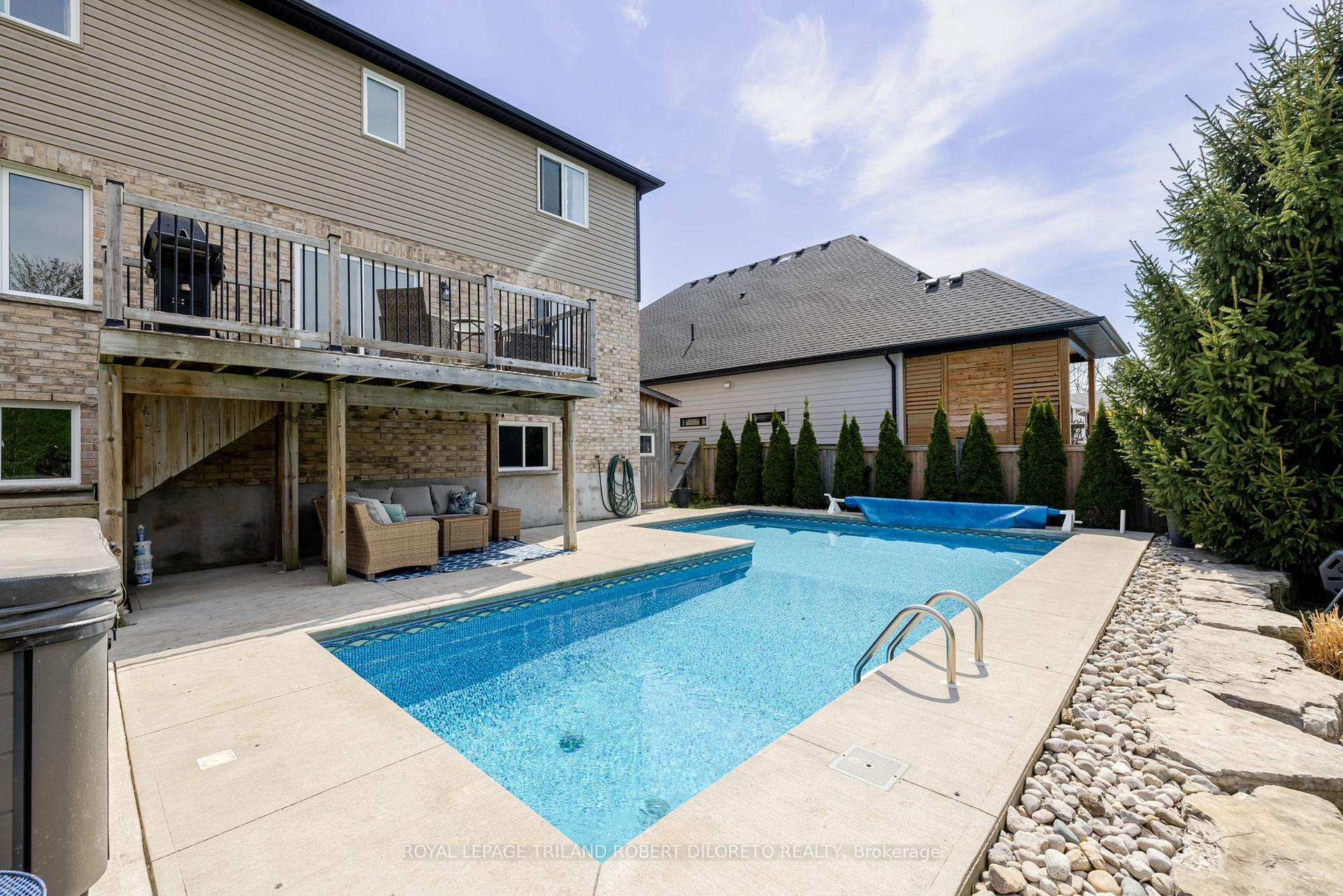 Photo 7 of 175 Union Avenue, Middlesex Centre, Komoka — HOMEH