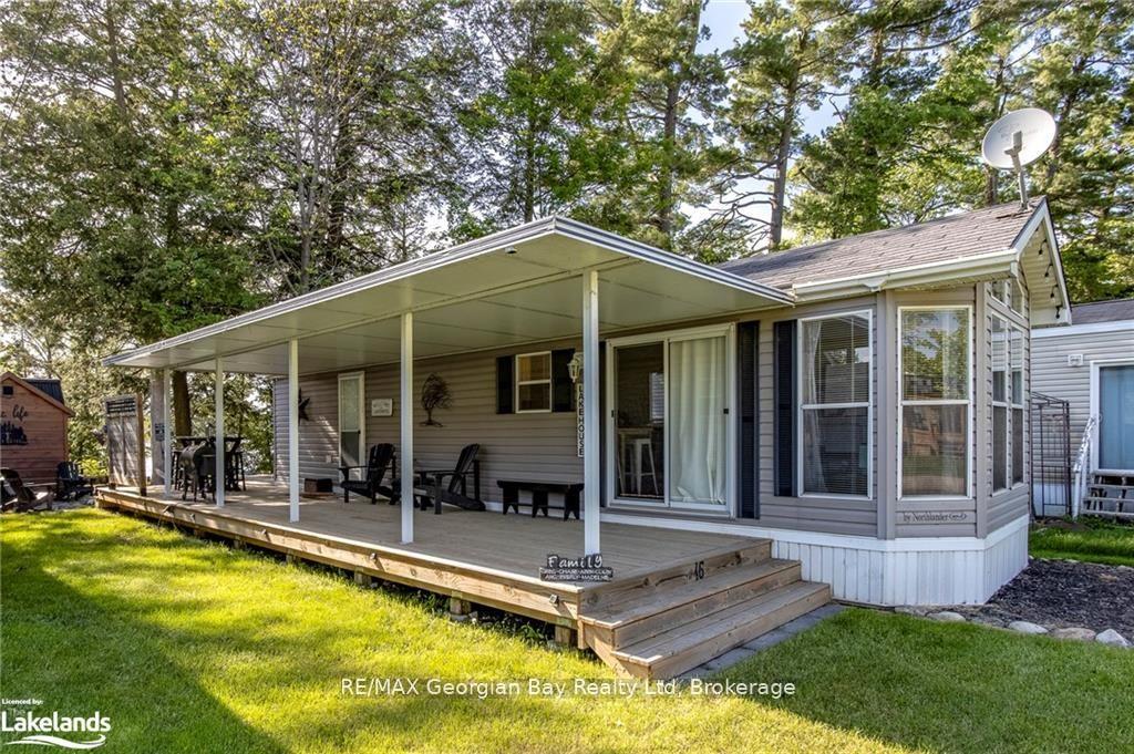 Photo 3 of 46 Lakeshore Road, Midland — HOMEH
