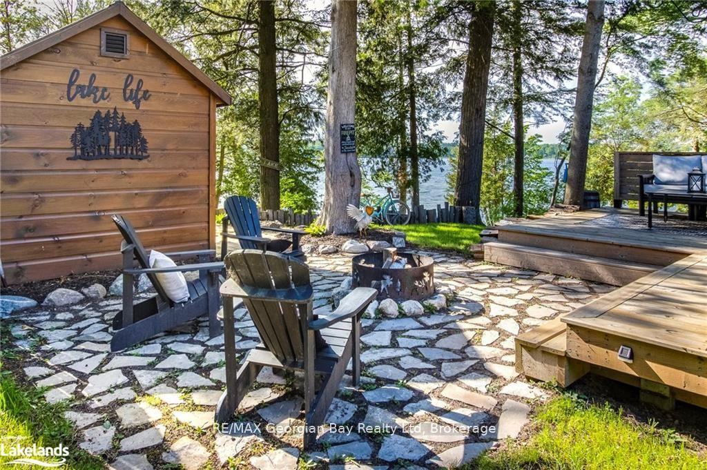 Photo 23 of 46 Lakeshore Road, Midland — HOMEH