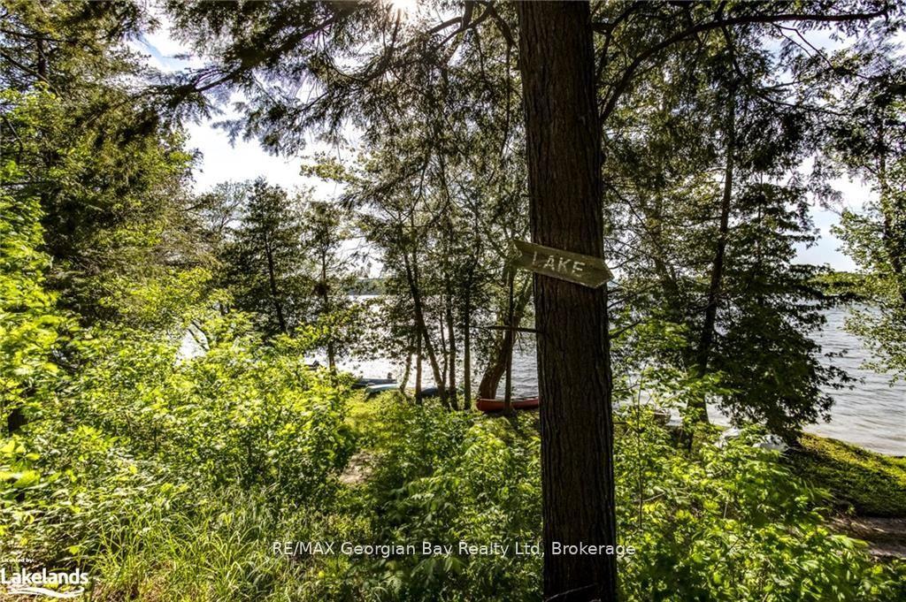 Photo 32 of 46 Lakeshore Road, Midland — HOMEH