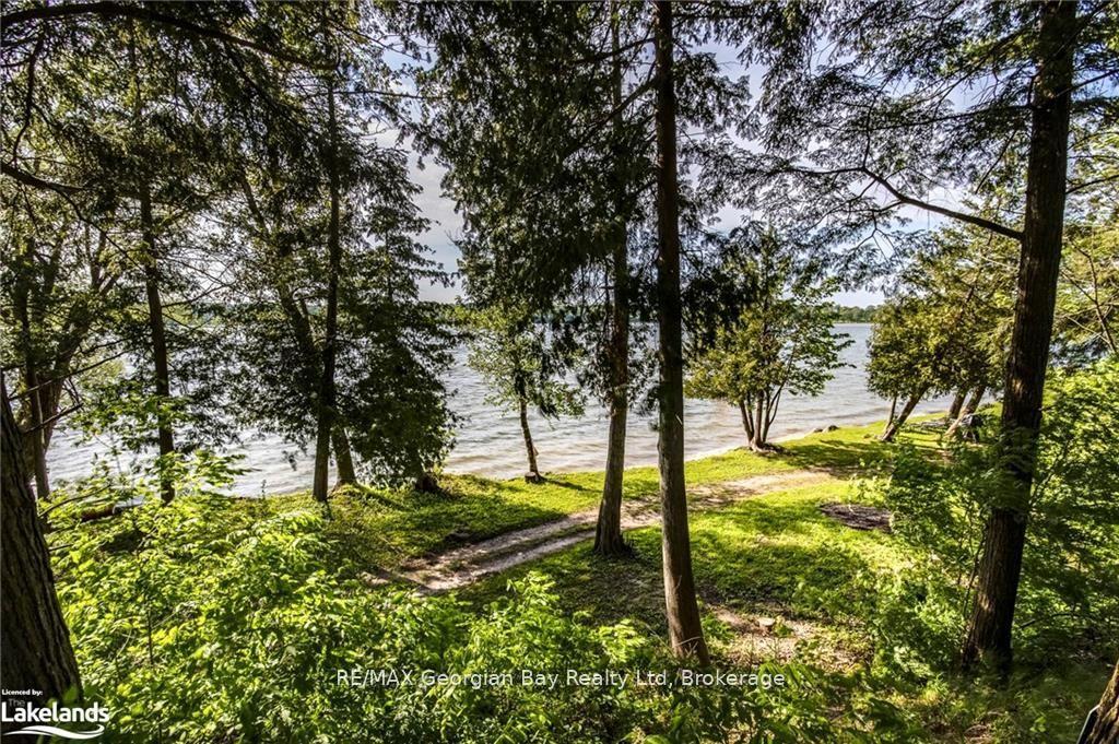 Photo 34 of 46 Lakeshore Road, Midland — HOMEH