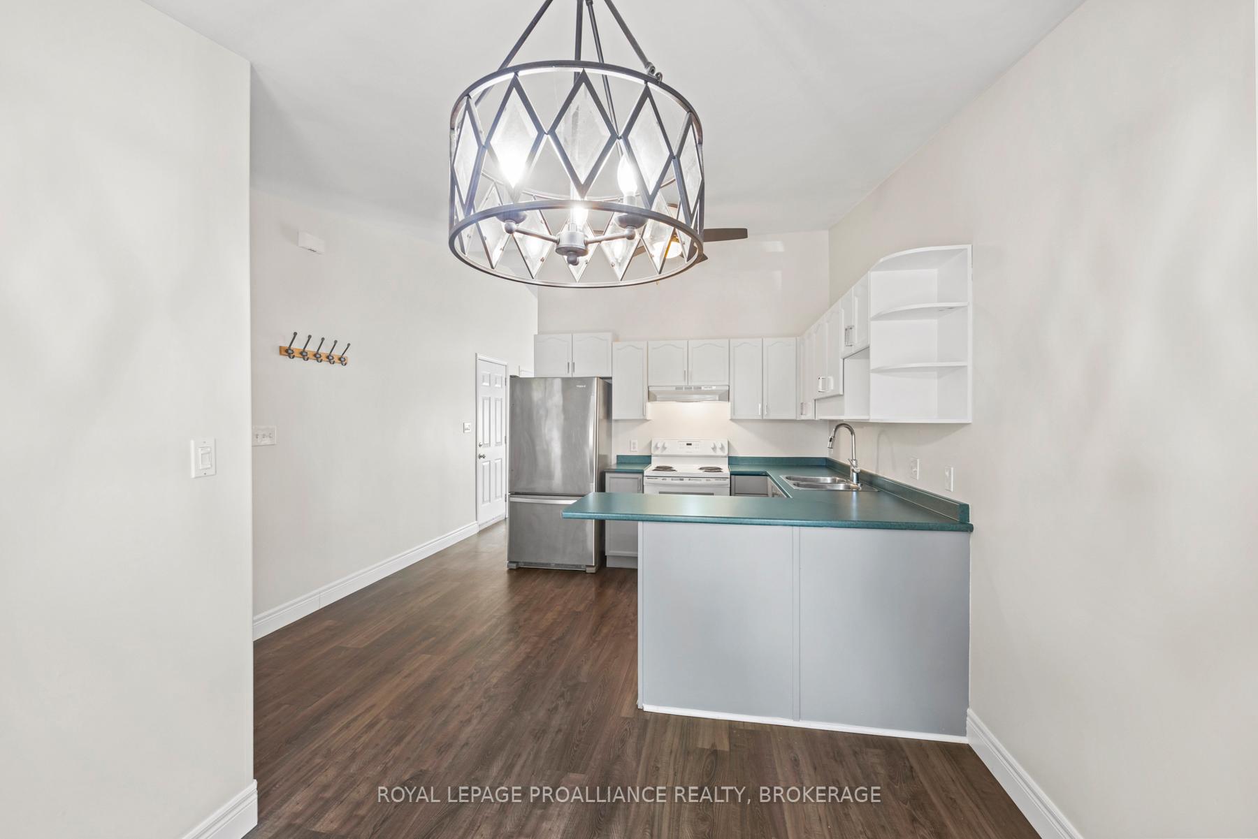 Photo 6 of 472 Freeman Crescent, Kingston, Kingston East (Incl Barret Crt) — HOMEH