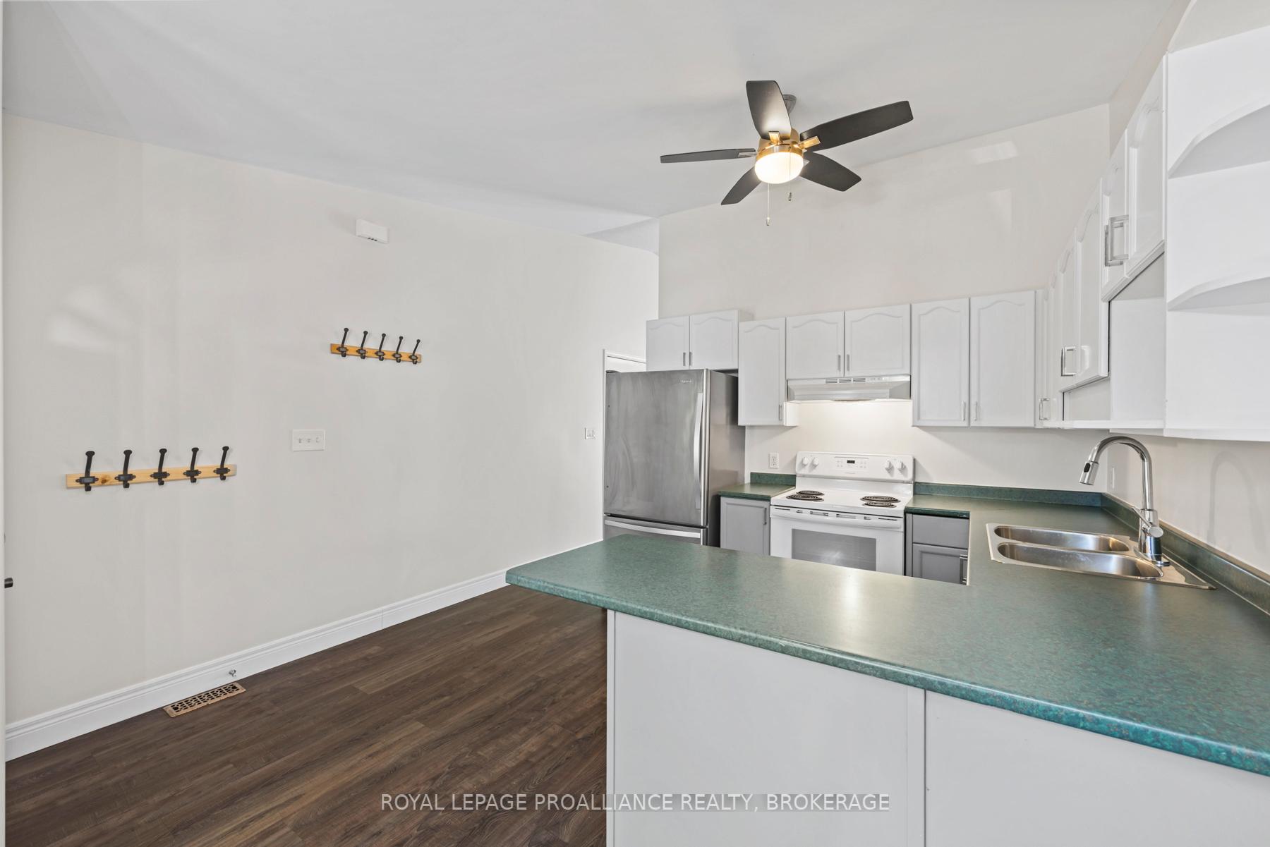 Photo 7 of 472 Freeman Crescent, Kingston, Kingston East (Incl Barret Crt) — HOMEH