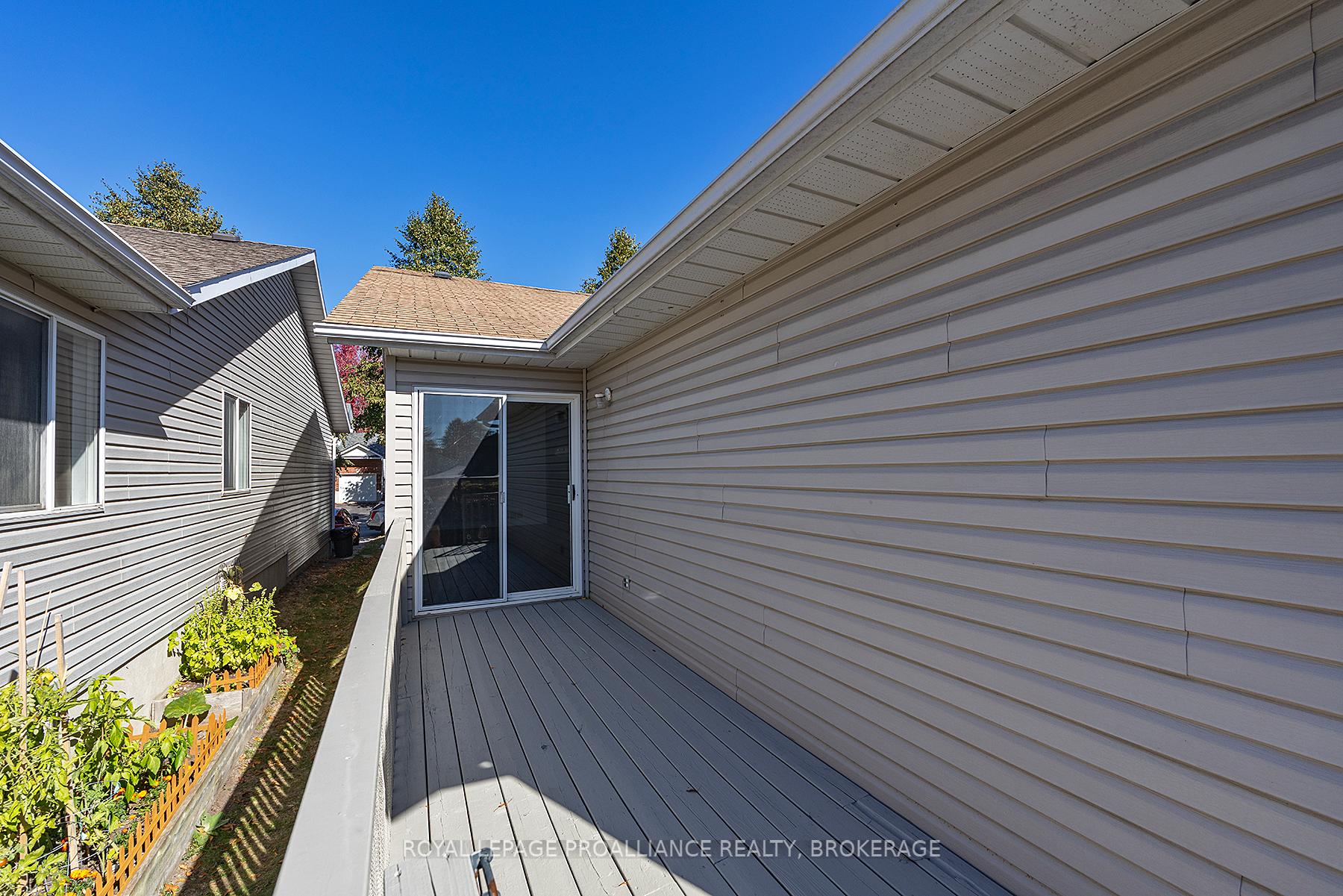 Photo 13 of 472 Freeman Crescent, Kingston, Kingston East (Incl Barret Crt) — HOMEH