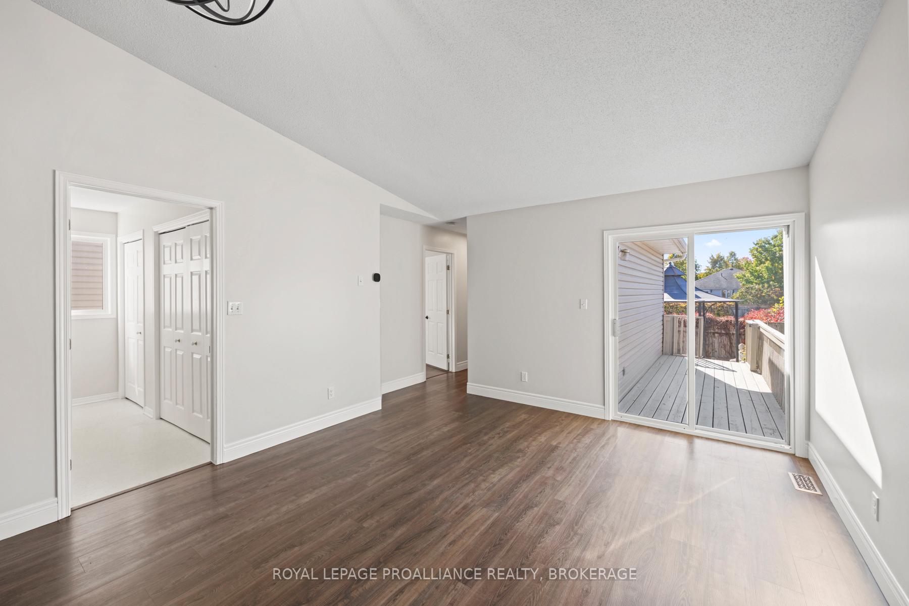 Photo 14 of 472 Freeman Crescent, Kingston, Kingston East (Incl Barret Crt) — HOMEH