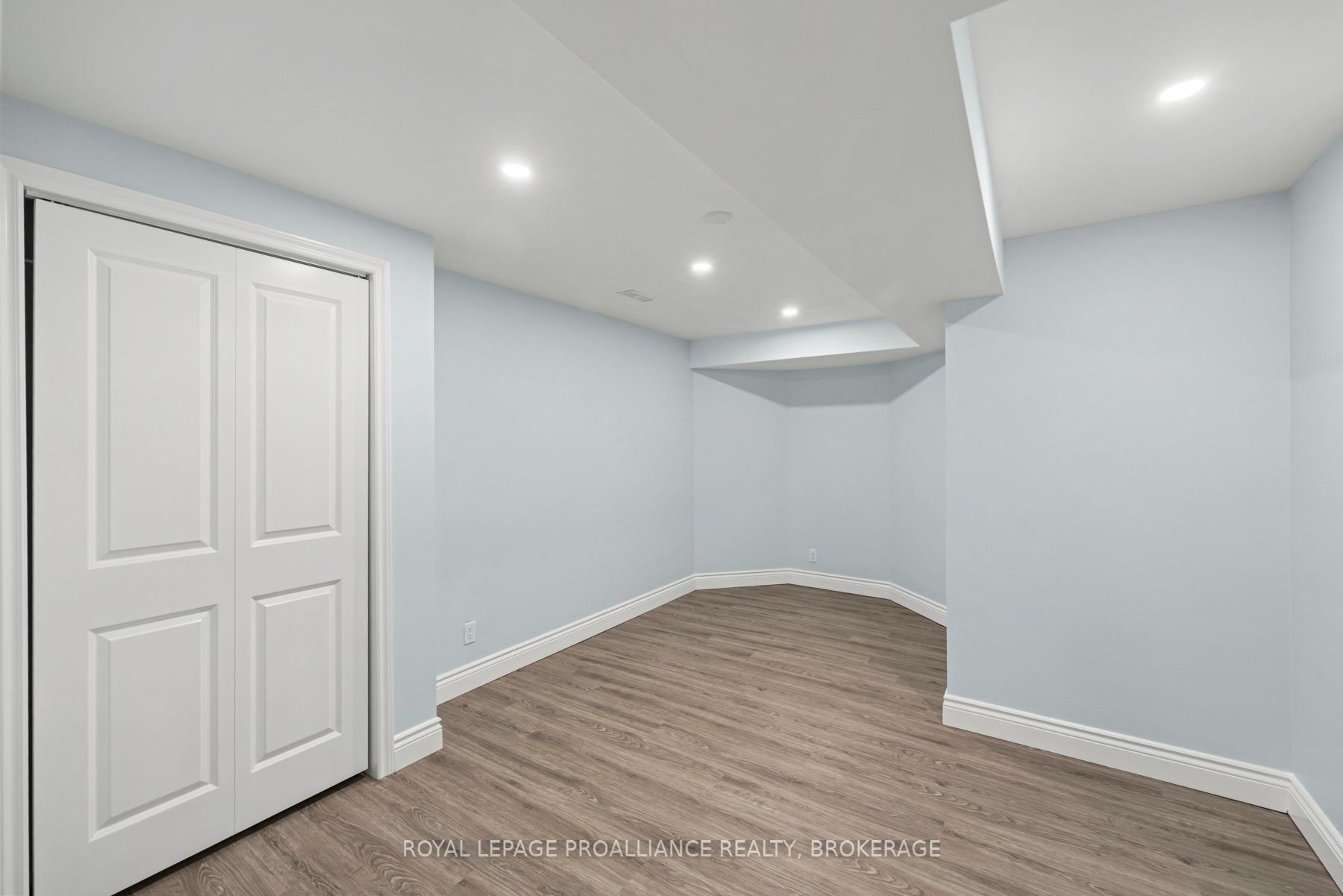 Photo 28 of 472 Freeman Crescent, Kingston, Kingston East (Incl Barret Crt) — HOMEH