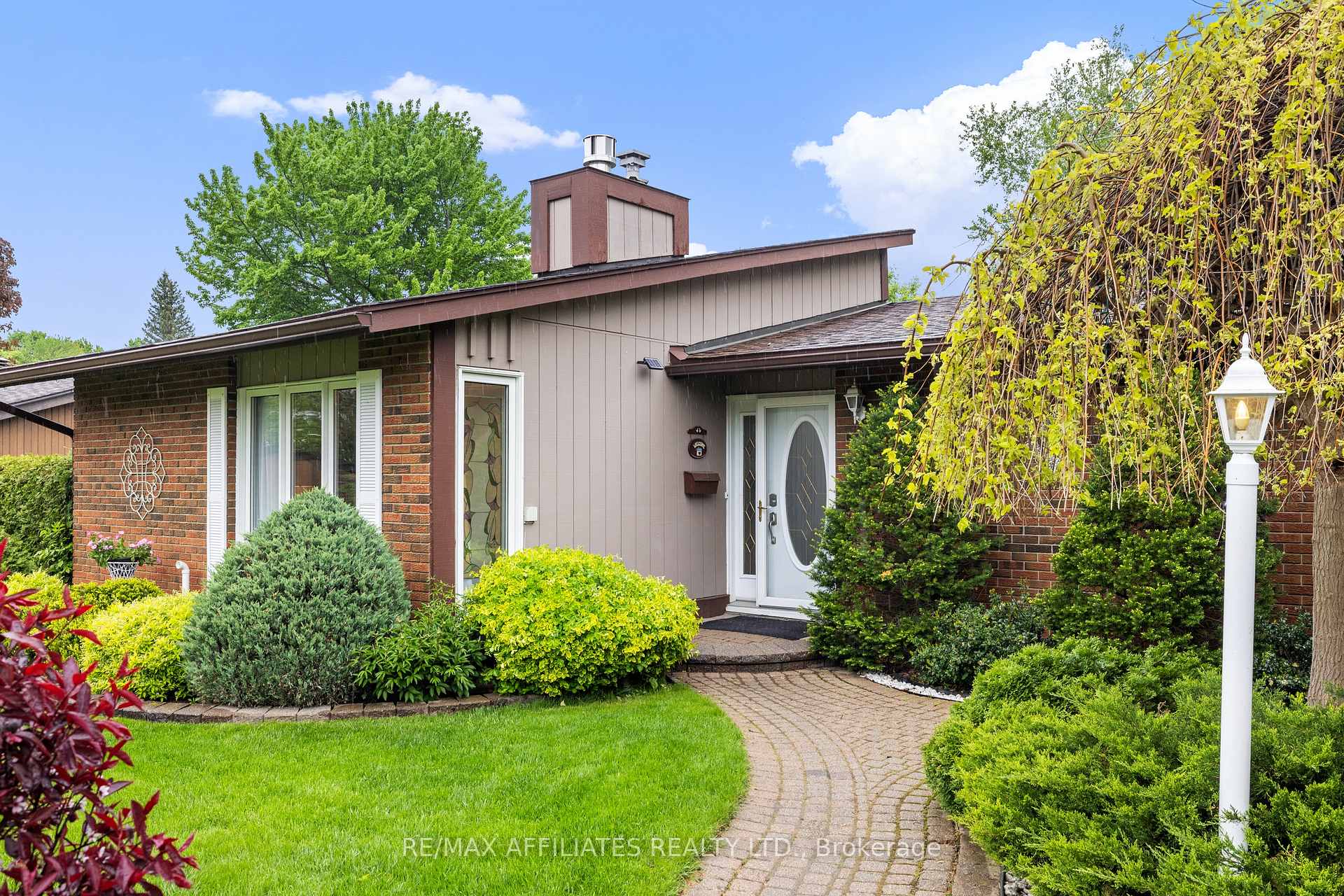 Photo 4 of 13 Amundsen Crescent, Ottawa, Kanata - Katimavik — HOMEH